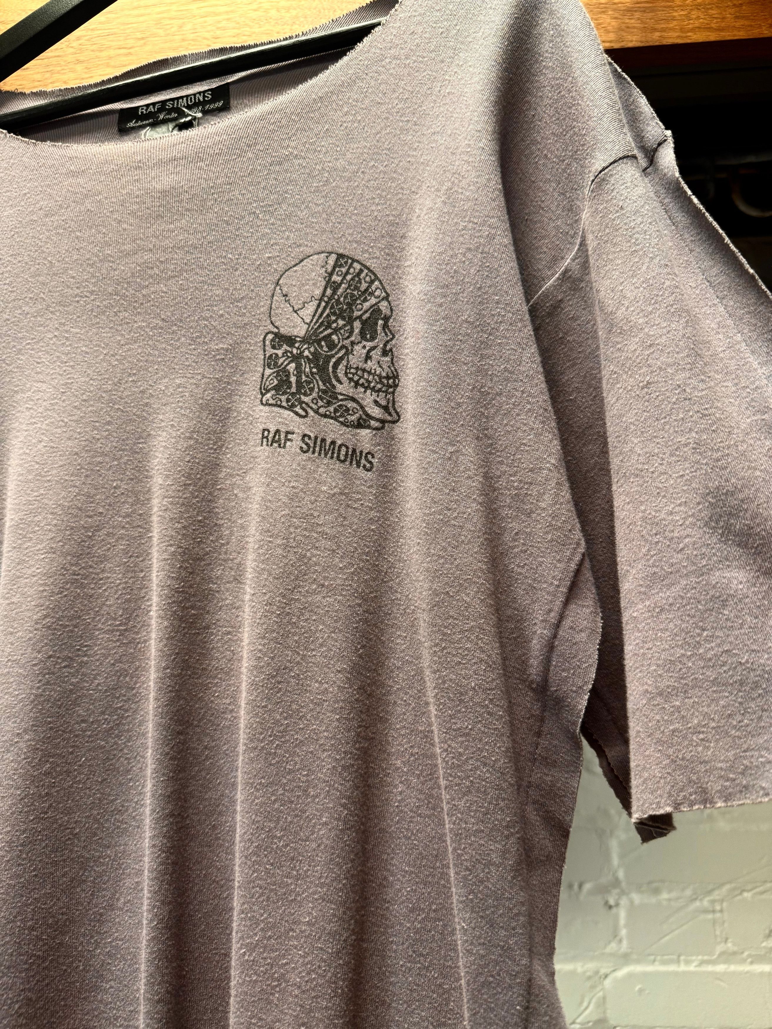 Raf Simons AW1998 Raf Simons ‘Radioactivity’ Skull Graphic Raw Hem ‘Plum’ Faded T-Shirt Size US M / EU 48-50 / 2 - 2 Thumbnail