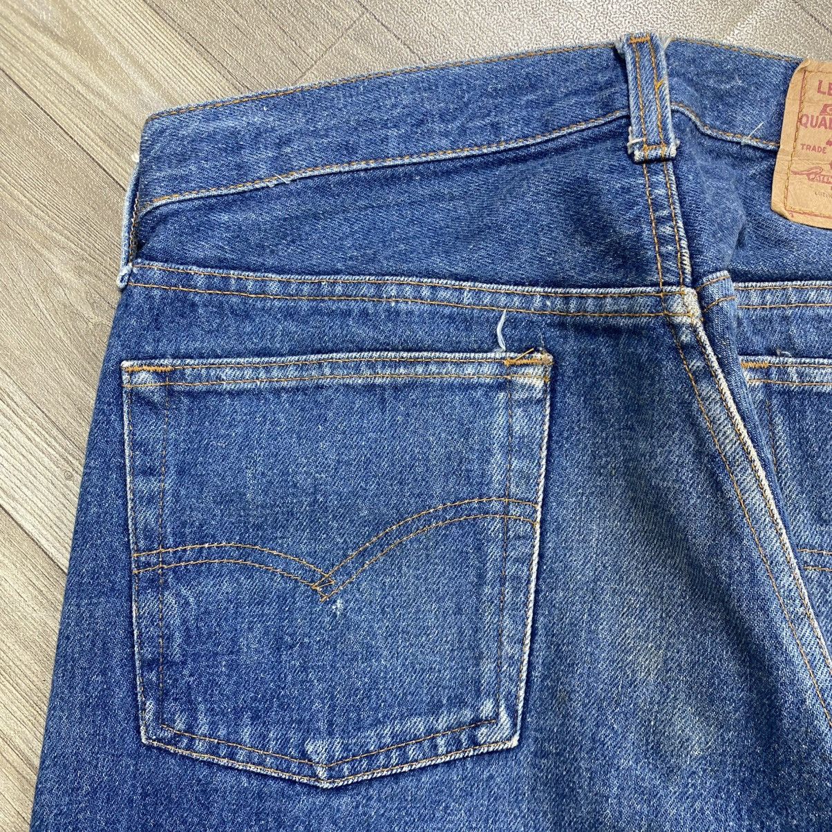 Levi's Vintage Clothing 🇺🇸1970s Vintage Levis 501 30x36 Straight Leg Faded Jeans Size US 30 / EU 46 - 15 Thumbnail