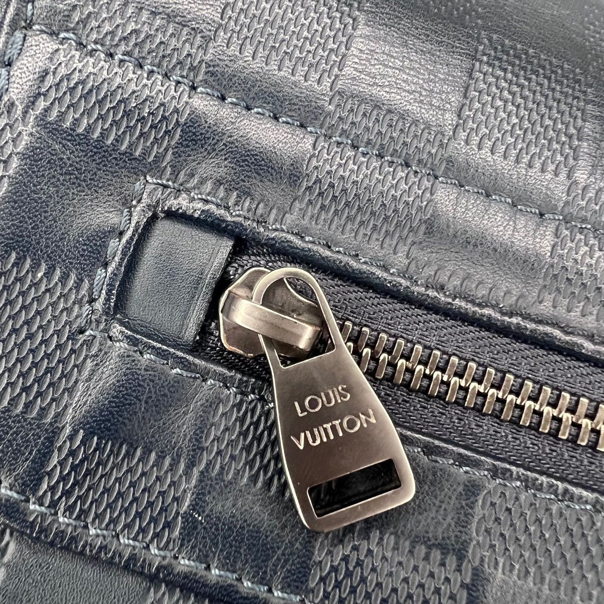 Louis Vuitton Louis Vuitton Damier Infini District MM Messenger Bag Cosmos Size ONE SIZE - 14 Thumbnail