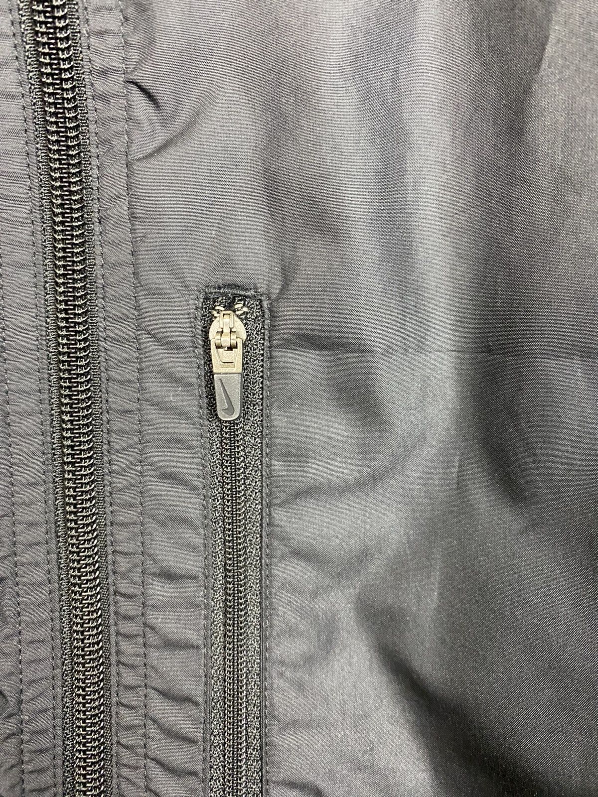 Nike Vintage Nike Mesh Stripe Vest Jacket Zip Y2K Silver tag Size US M / EU 48-50 / 2 - 6 Thumbnail