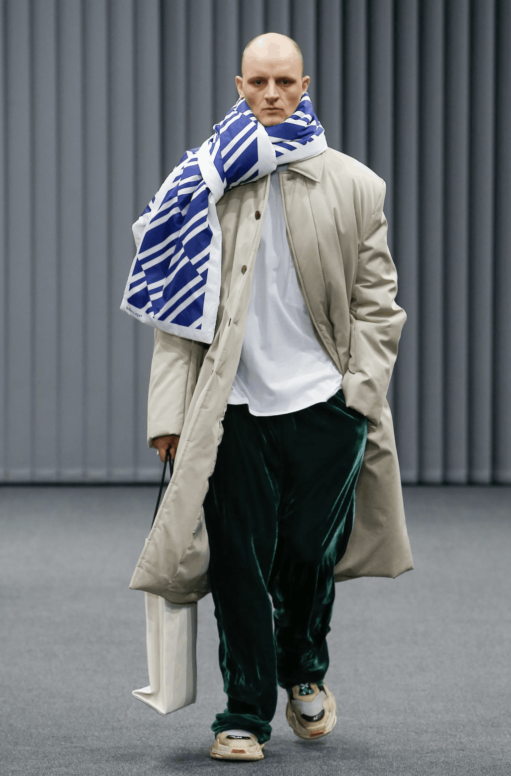 Balenciaga Balenciaga FW17 Padded Trench Coat Size US L / EU 52-54 / 3 - 8 Thumbnail