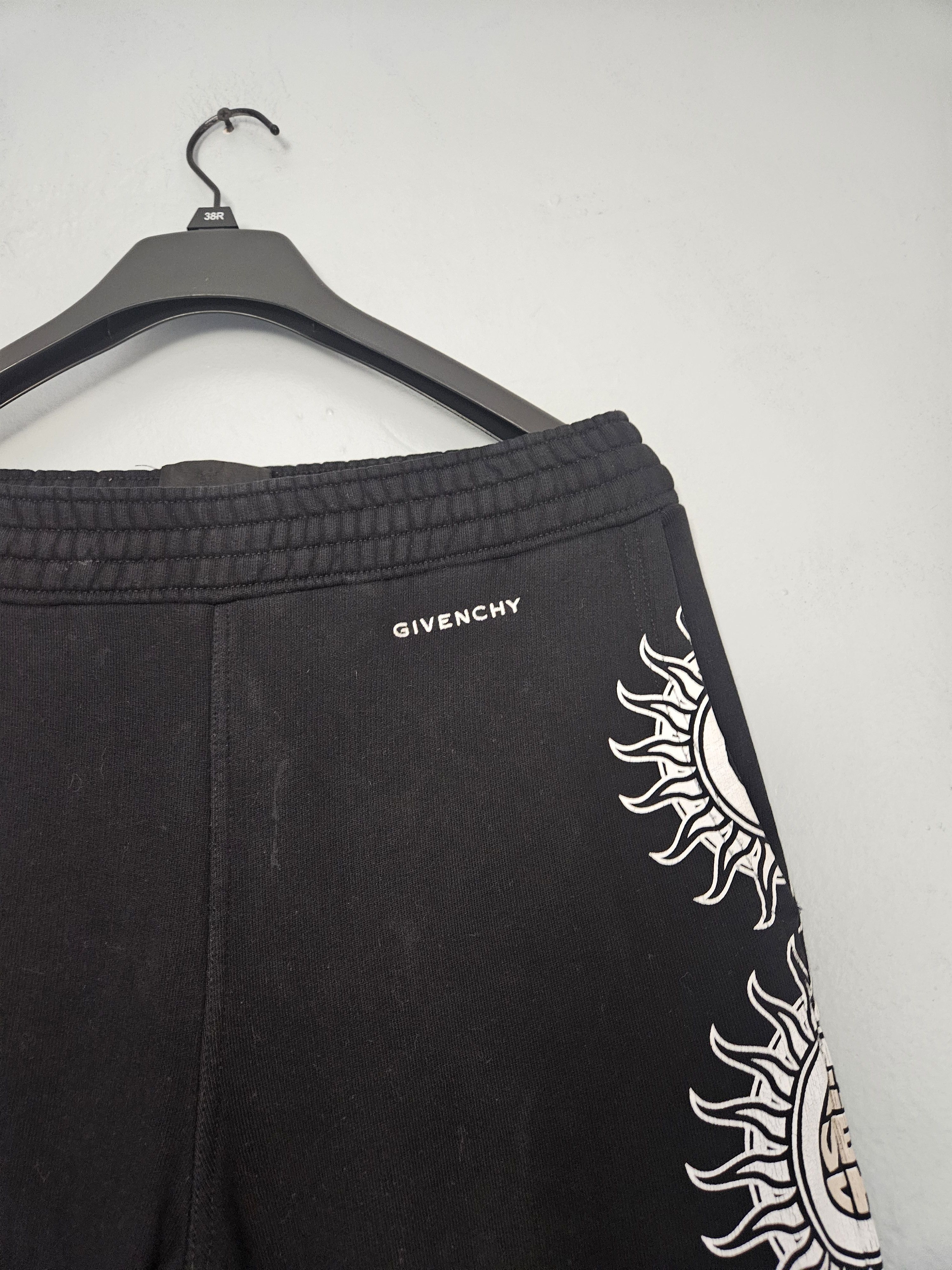 Givenchy Givenchy Sun Logo Black Joggers Size US 30 / EU 46 - 2 Thumbnail