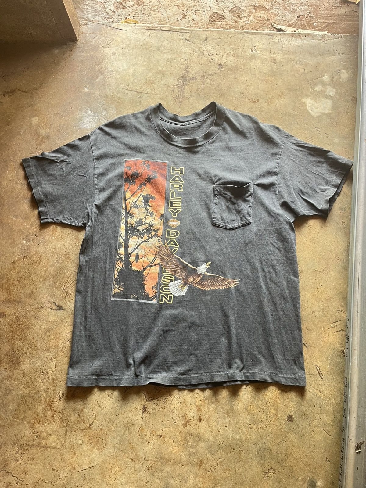 Vintage Thrashed faded H-D 90s’Single stitch pocket tee Size US XL / EU 56 / 4 - 1 Thumbnail