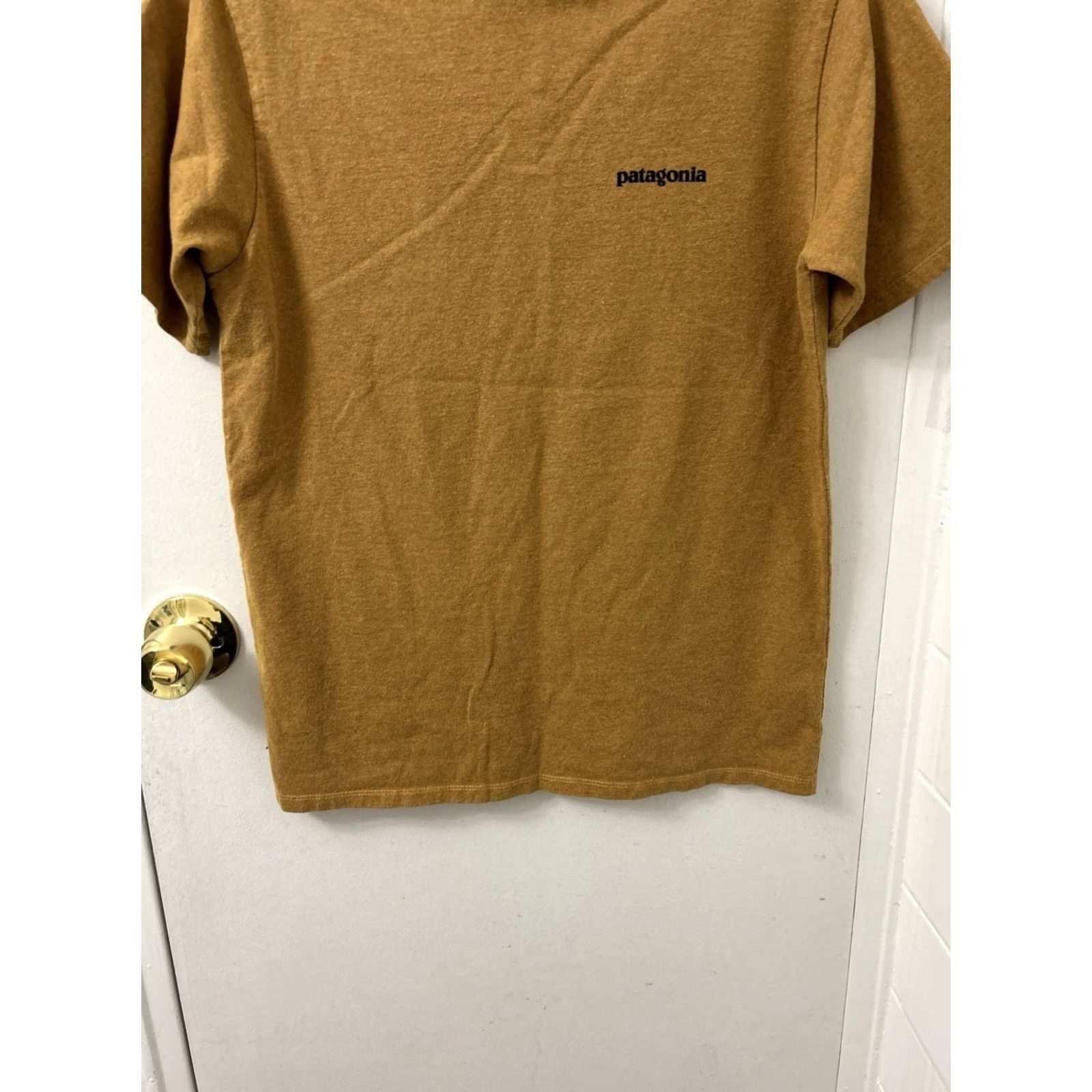 Patagonia Patagonia Responsibili-Tee Shirt Mens XS Mustard Yellow S/S Crew Neck Graphic Print Logo P-6 38504 SP24 Size US XS / EU 42 / 0 - 7 Thumbnail