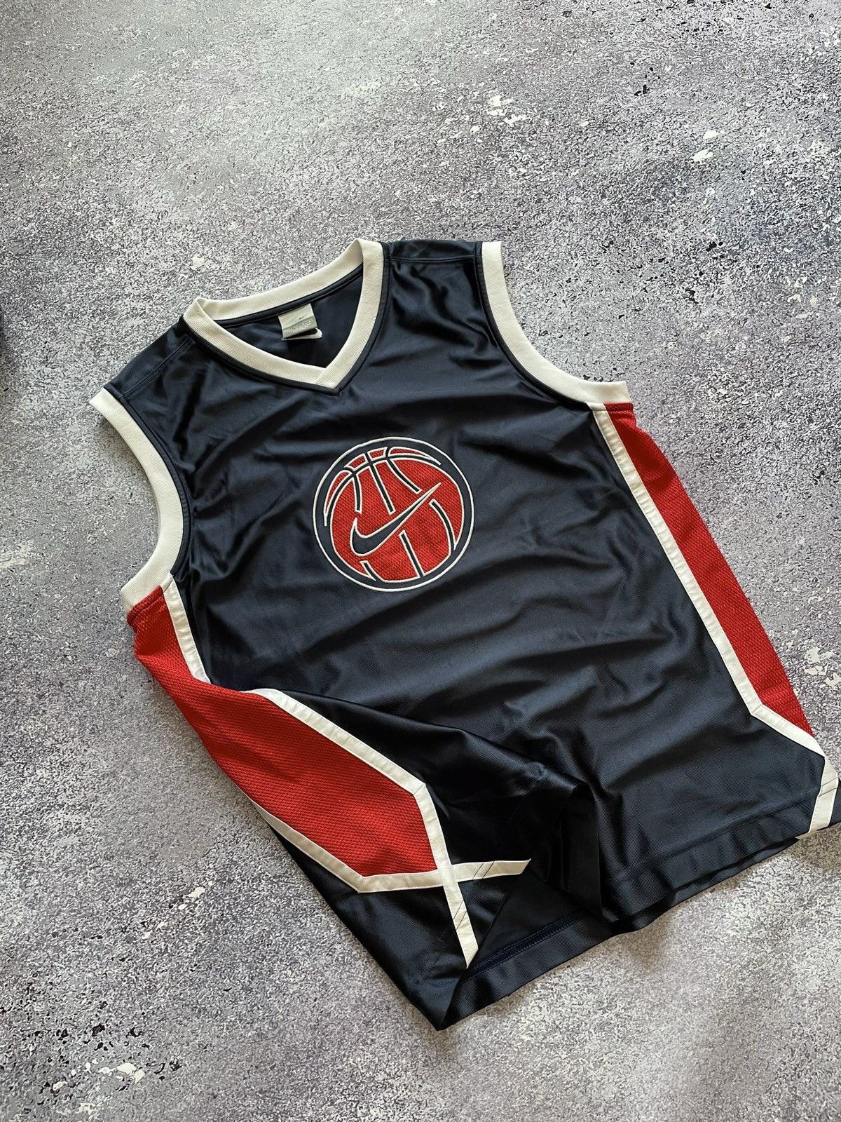 Nike Vintage Nike Embroidered Swoosh Logo Sleeveless Jersey 00s Size US M / EU 48-50 / 2 - 1 Thumbnail