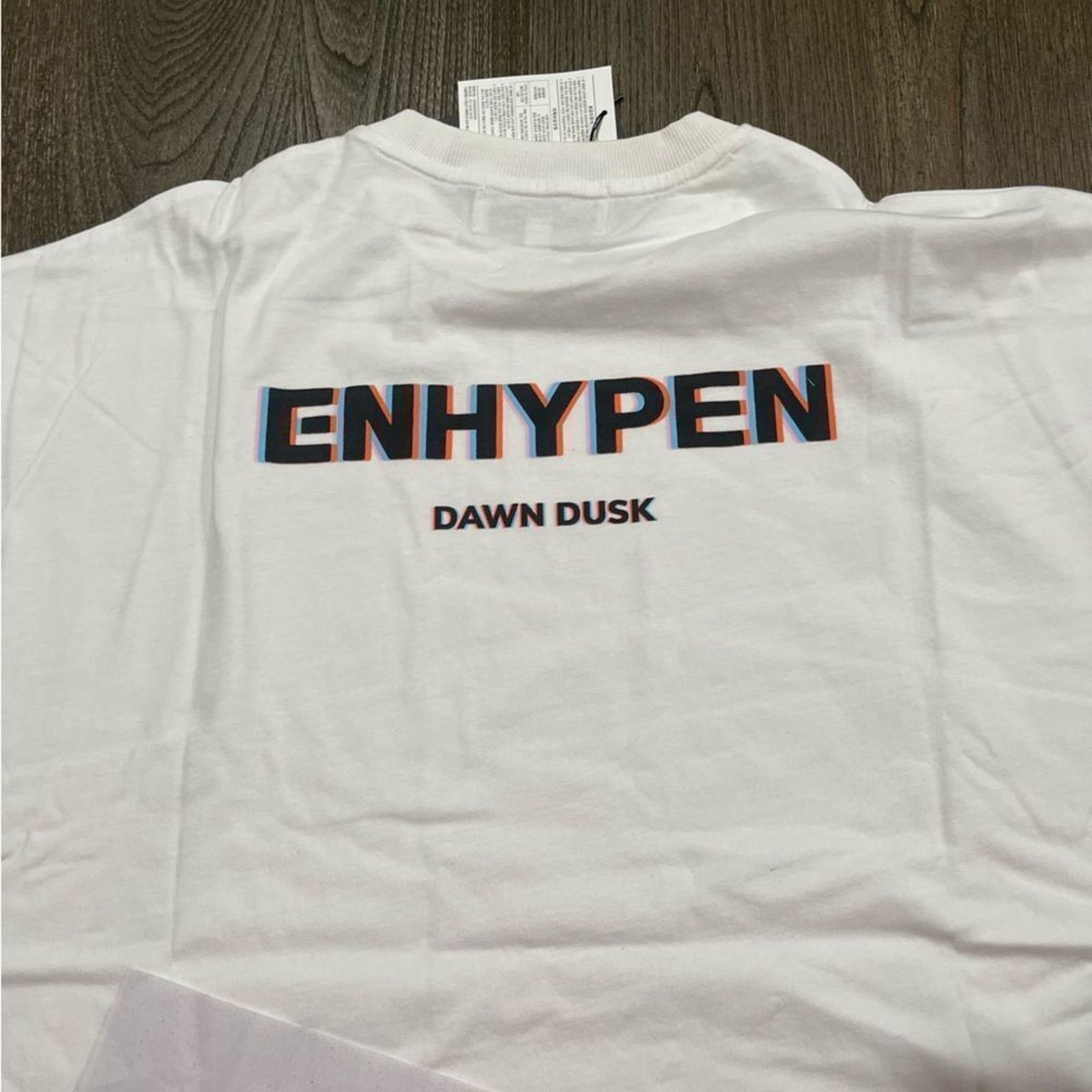 Vintage NWT Enhypen Band Dawn Dusk Black Long Sleeve T-Shirt Size L Size US L / EU 52-54 / 3 - 10 Thumbnail
