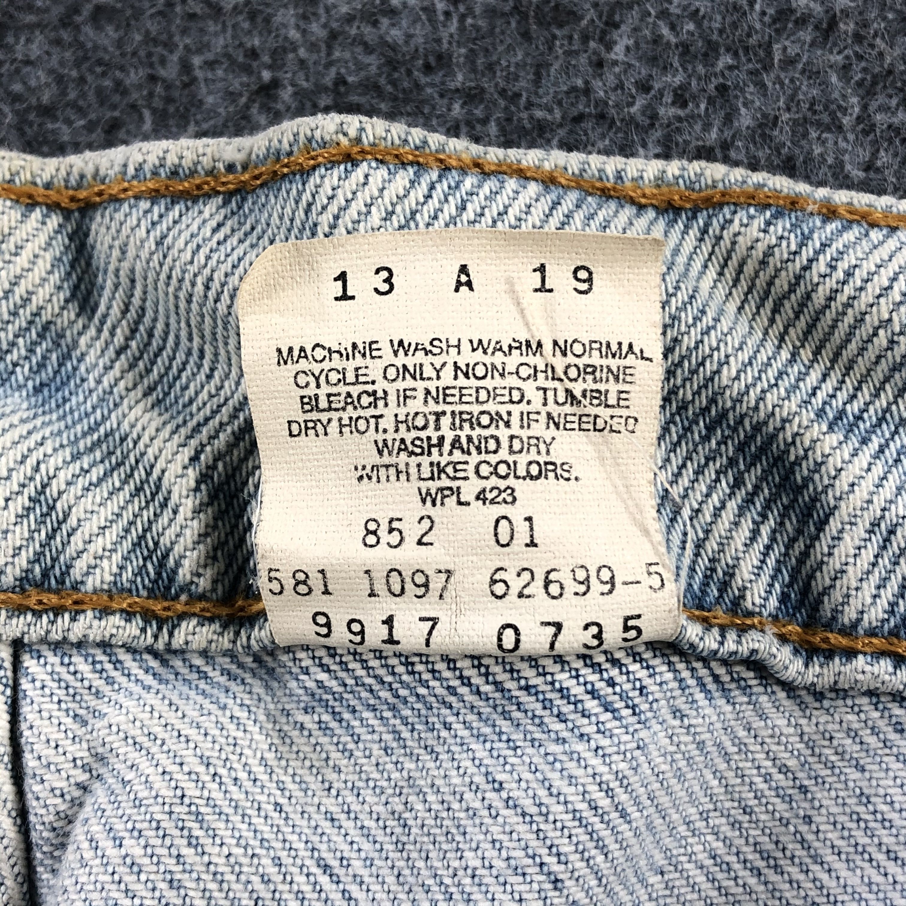 Levi's 90s Vintage Light Wash Levis 917 Jeans-J2149 Size US 38 / EU 54 - 12 Thumbnail