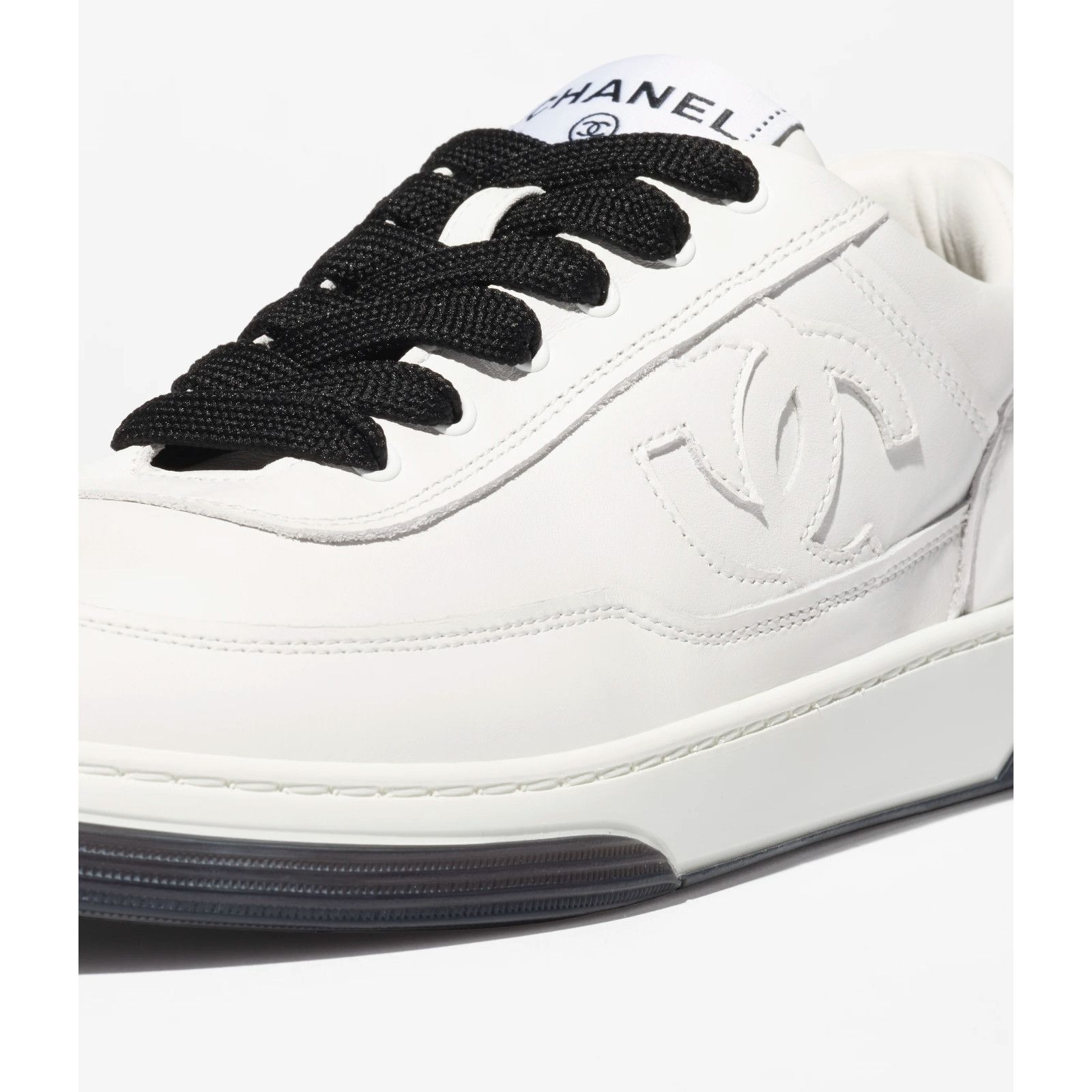 Chanel Chanel Leather CC Logo Flat Lace Up Runner Sneaker 42 Size US 12 / IT 42 - 11 Thumbnail