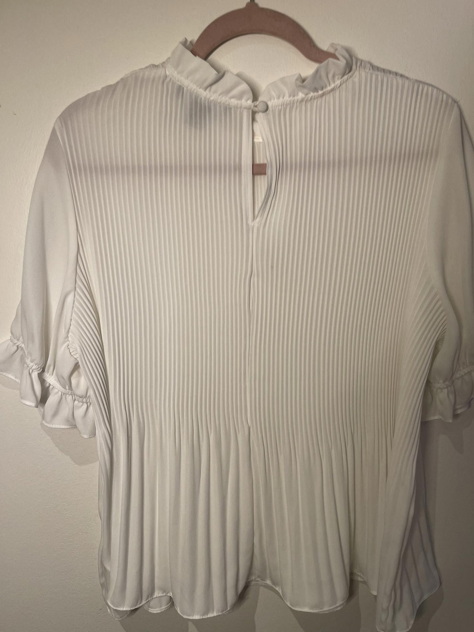 Designer Primark White Pleated Blouse, with short sleeves Size XL / US 12-14 / IT 48-50 - 5 Thumbnail
