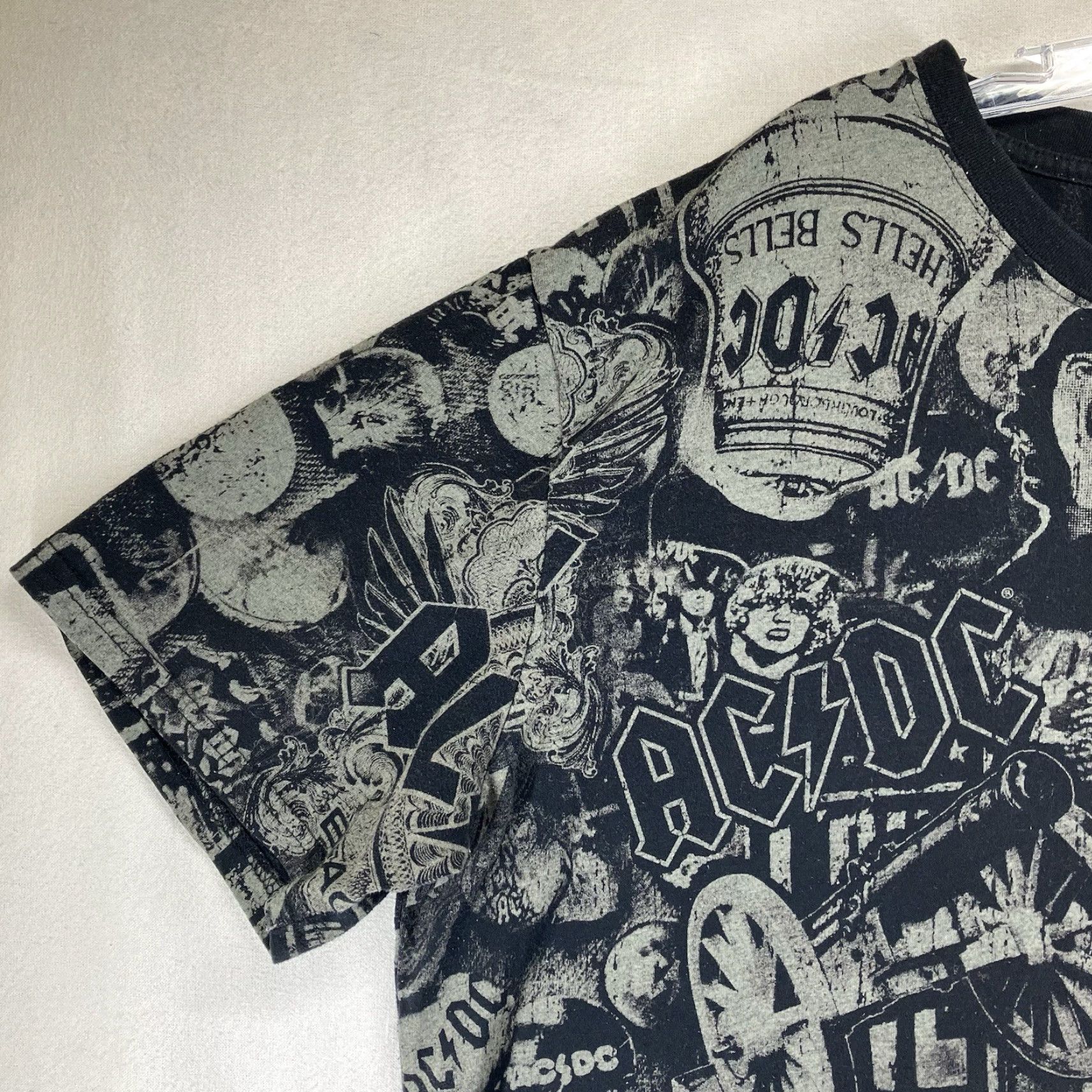 Vintage AC/DC T Shirt Mens 2XL Black Short Sleeve Crew Neck Graphic Print All Over Print 70s Vibes Retro Music Shirt Mens Size US XXL / EU 58 / 5 - 6 Thumbnail