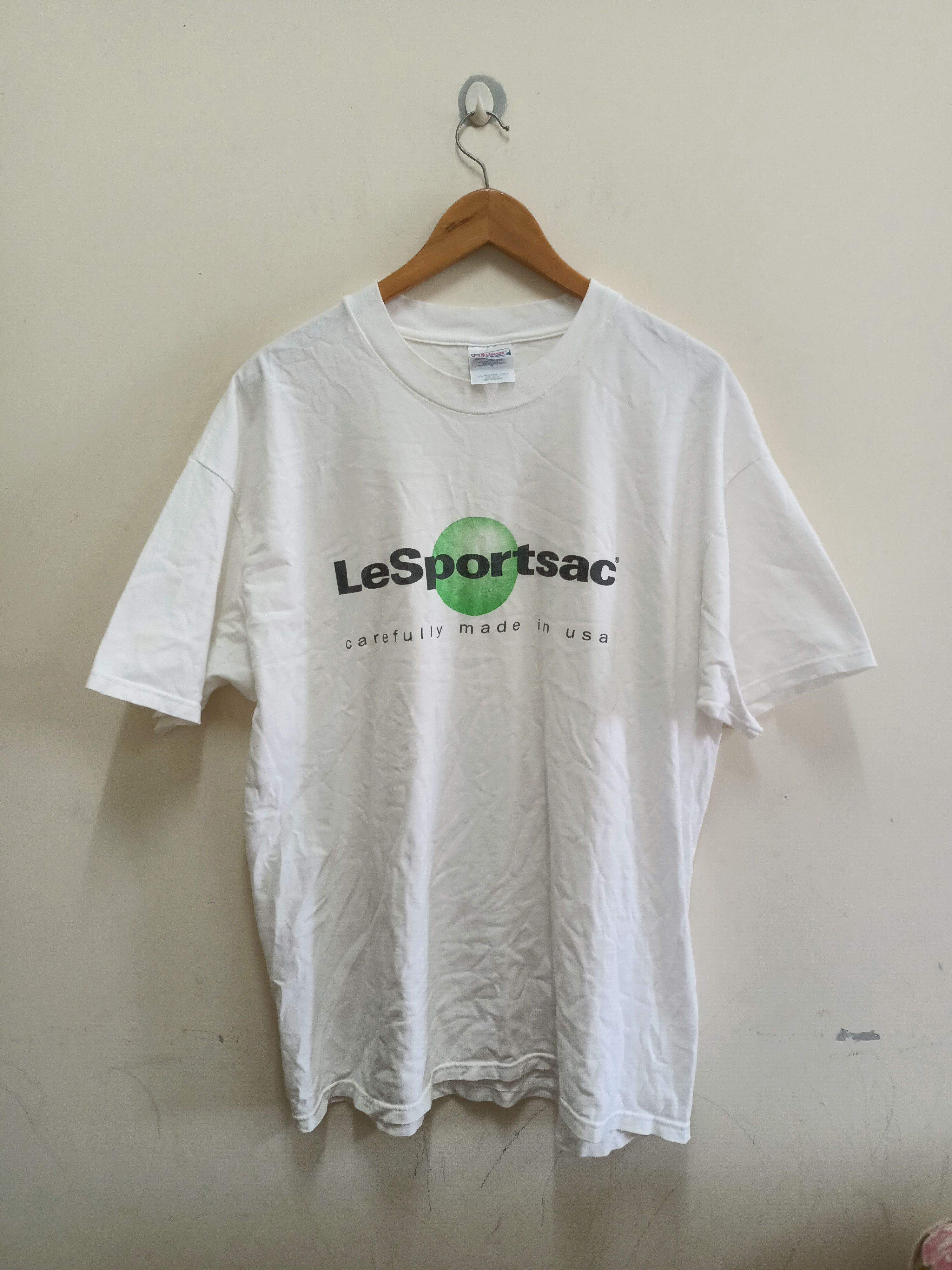 Hanes Vintage LeSportsac Made in USA t-shirt Size US XL / EU 56 / 4 - 1 Thumbnail