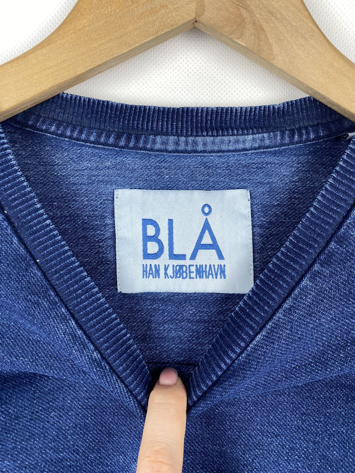 Han Kjobenhavn Han Kjobenhavn Bla men’s denim style sweatshirt pullover Size US L / EU 52-54 / 3 - 9 Thumbnail