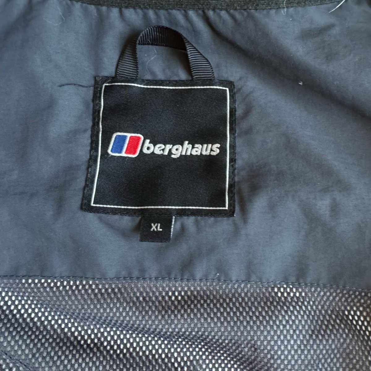 Berghaus Berghaus AQ2 Membrane Jacket Men’s Sz XL Black/Red Waterproof Size US XL / EU 56 / 4 - 6 Thumbnail
