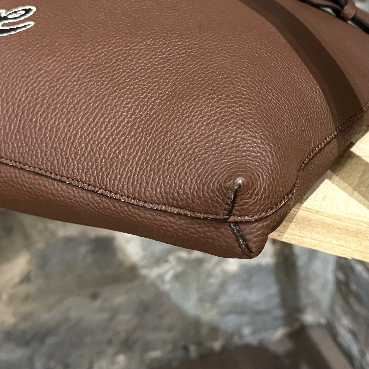 Gucci Gucci Customized Brown Leather Bamboo Handle 2 Way Tote Size ONE SIZE - 13 Thumbnail