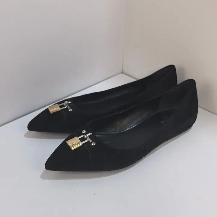Louis Vuitton Classic Black Pointed Flat Shoes -2508