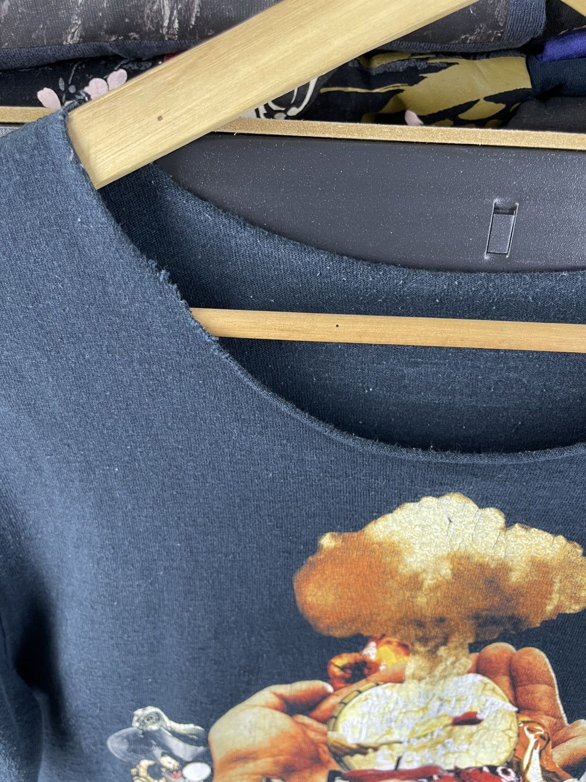 Band Tees 2000s vintage Oasis Dig Out Your Soul Atomic Collage t-shirt Size US M / EU 48-50 / 2 - 6 Thumbnail