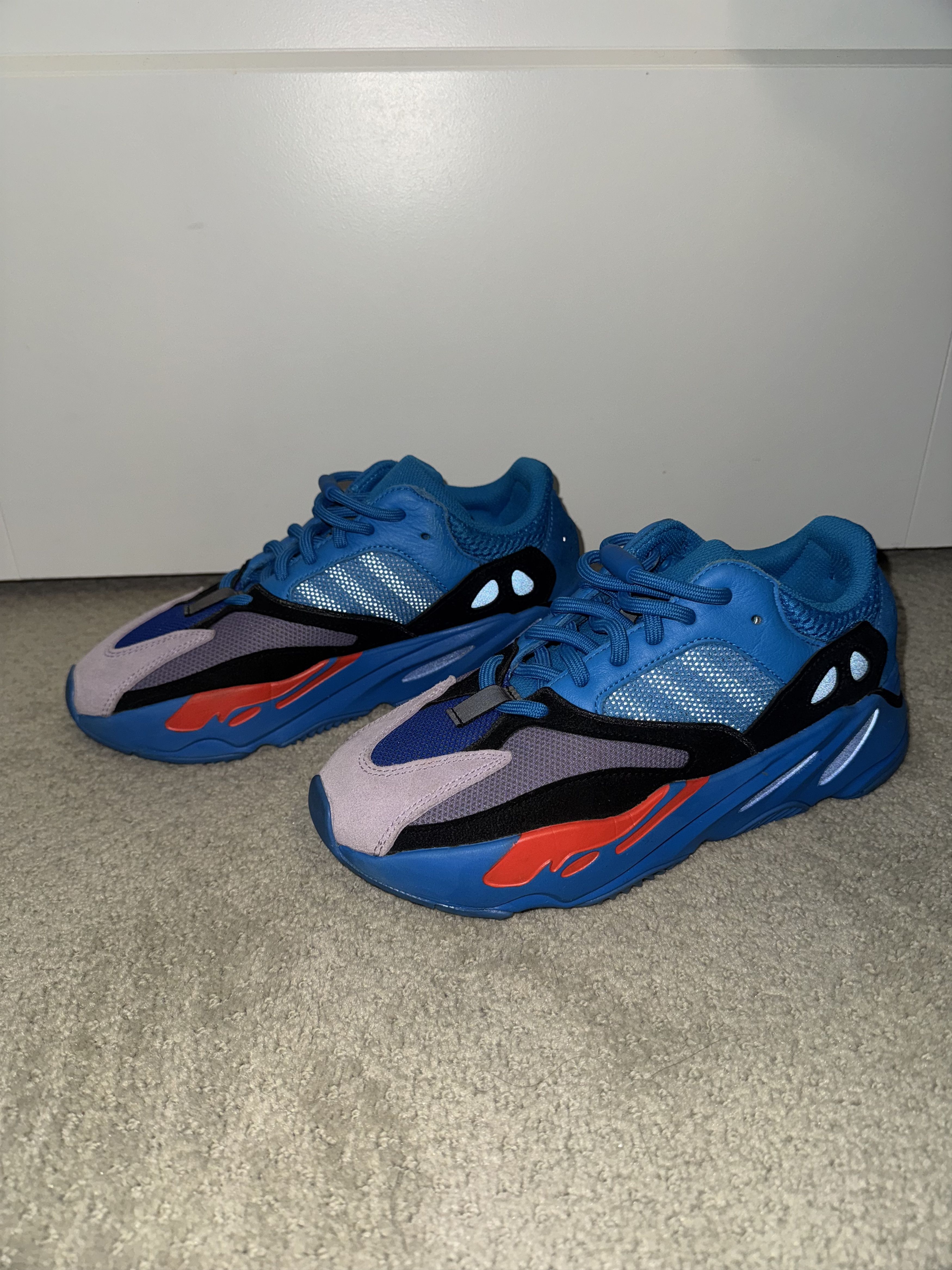 Yeezy Yeezy Boost 700 Size US 7 / EU 40 - 2 Thumbnail