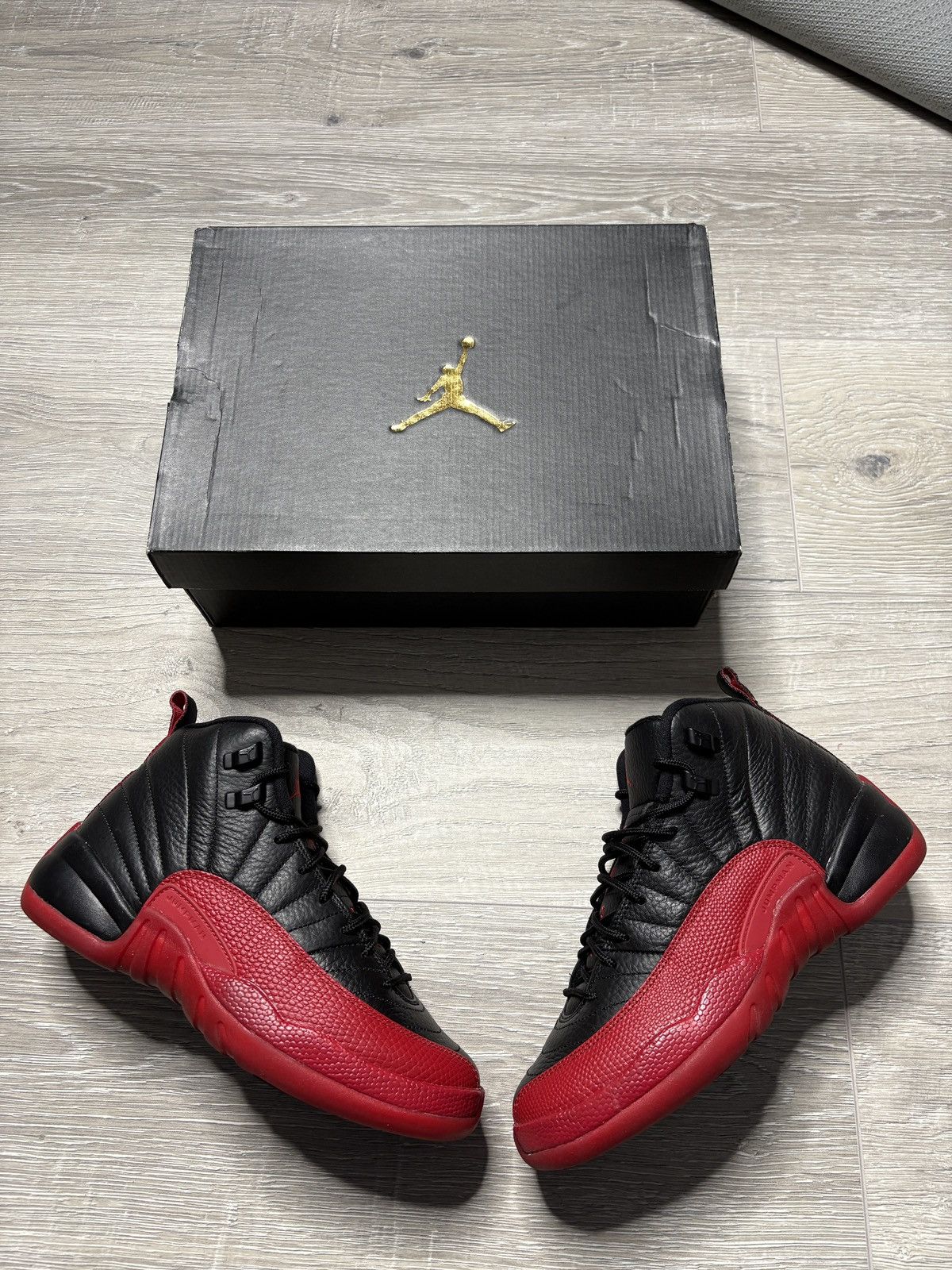 Jordan Brand Jordan 12 ‘flu game’ 2015 pair 100% authentic w/ Orginal box Size US 6 / EU 39 - 1 Thumbnail