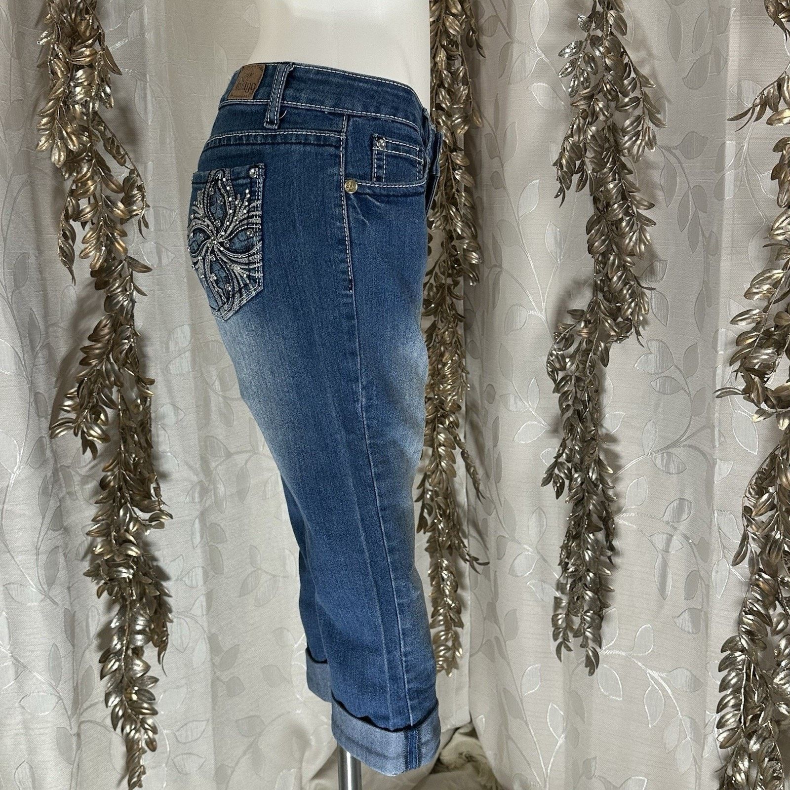 Indigo Love Indigo Jean Women's Size 6 Cuffed Capri Bling Size 28" / US 6 / IT 42 - 3 Thumbnail