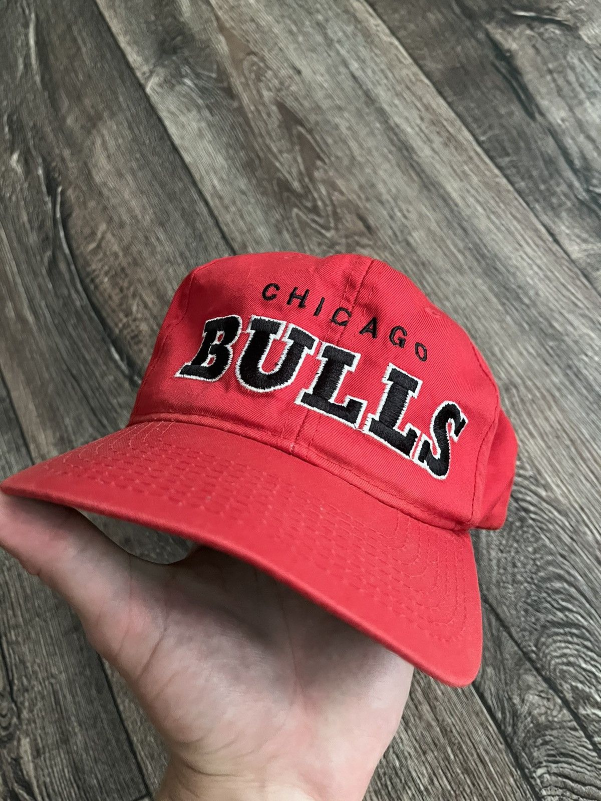 NBA × Vintage Vintage 90s Starter Chicago Bulls Logo Cap Hat NBA Size ONE SIZE - 3 Thumbnail