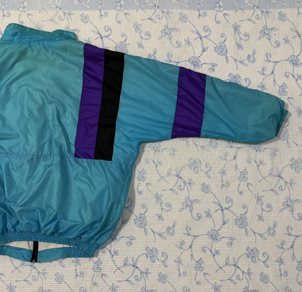 Adidas Vintage Adidas Windbreaker Light Jacket Size US S / EU 44-46 / 1 - 9 Thumbnail