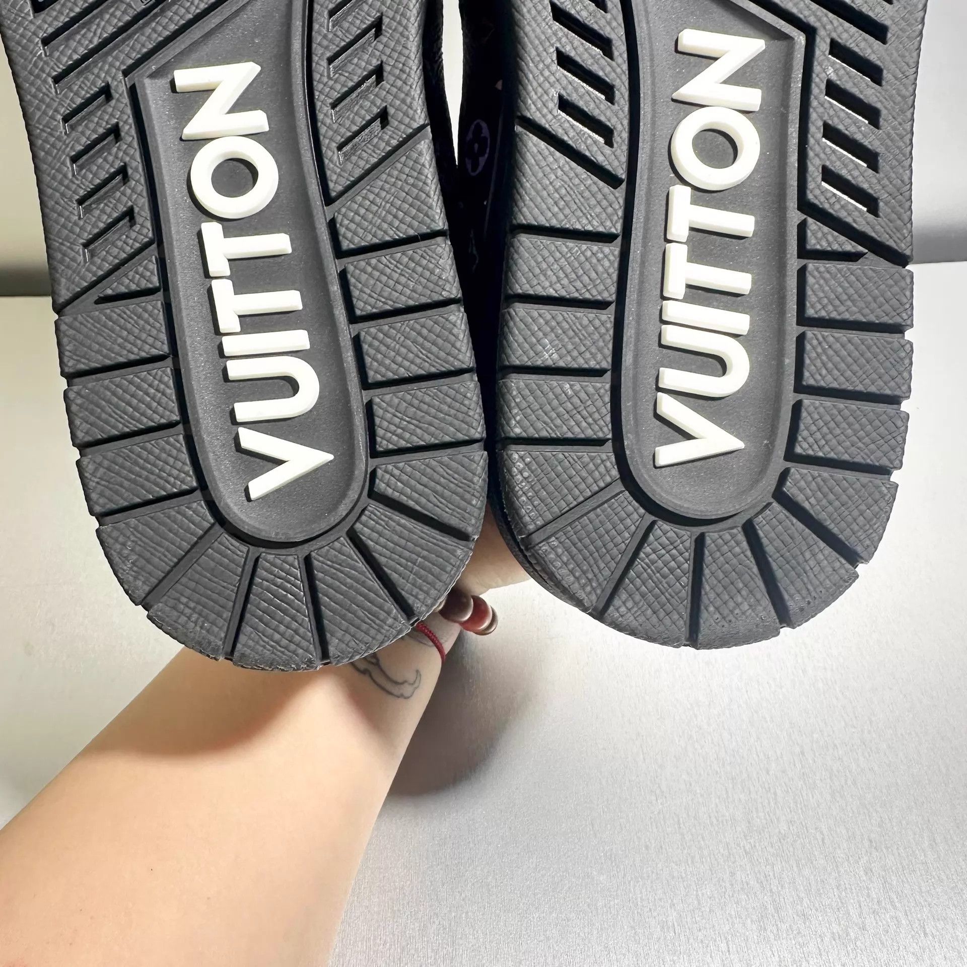 Louis Vuitton LV x Murakami Trainer Black Tri-Color 37 Size US 6.5 / IT 36.5 - 8 Thumbnail