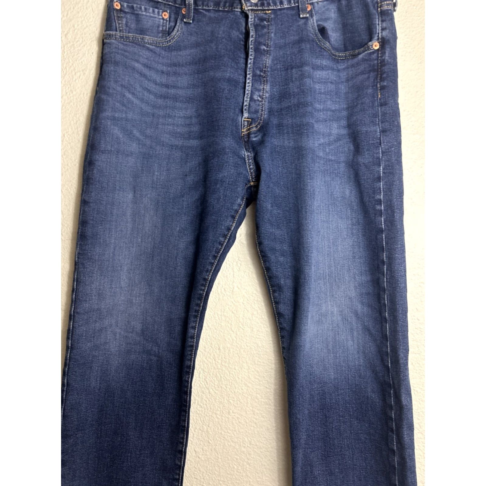 Levi's Levi’s 501 Jeans Relaxed Straight Button Fly 38x30 Medium Wash Blue Mens Jeans Size US 38 / EU 54 - 3 Thumbnail