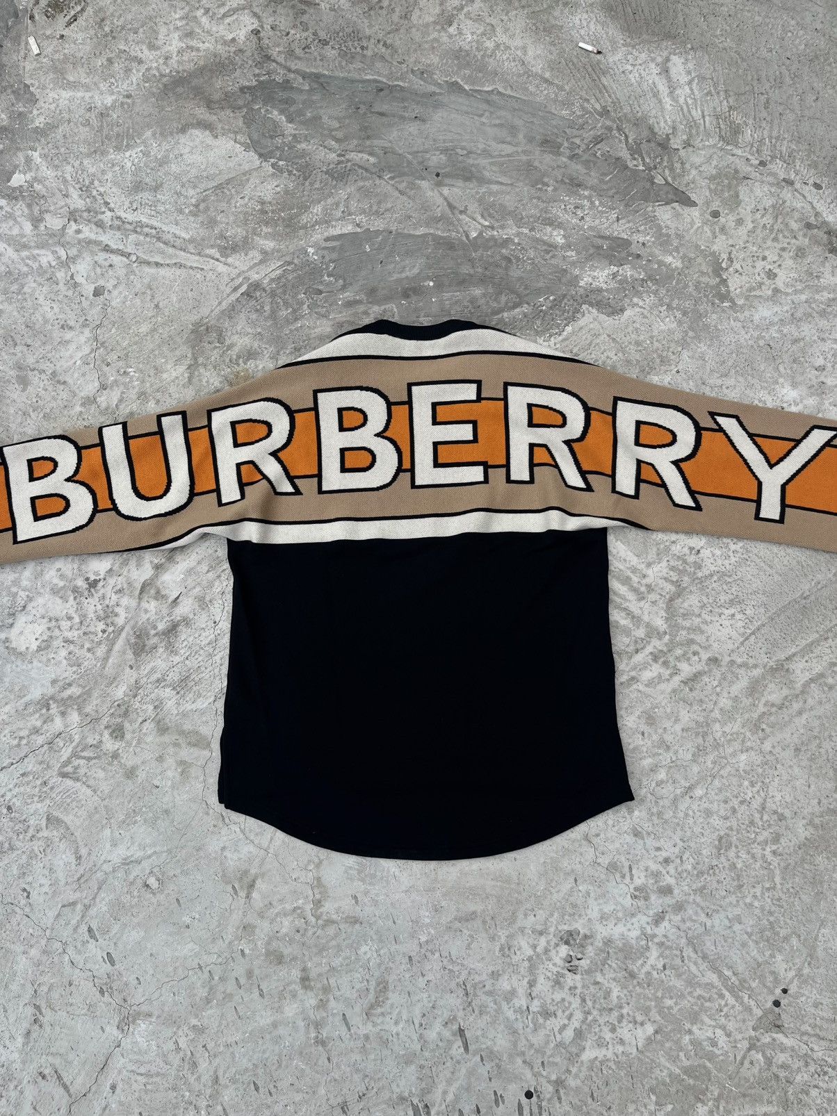 Burberry Burberry Logo Fringe Sleeve Sweatshirt Size S / US 4 / IT 40 - 2 Thumbnail