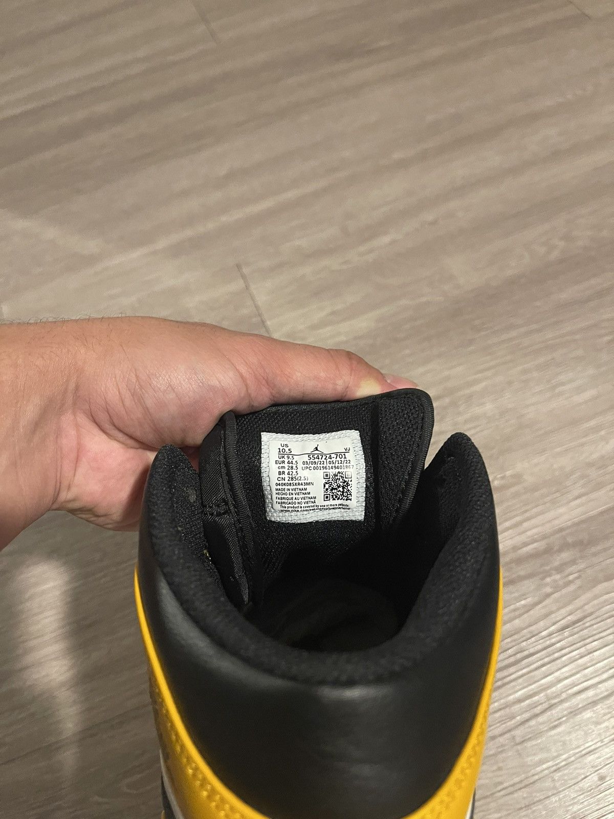 Jordan Brand Jordan 1 Mid Taxi Size US 10.5 / EU 43-44 - 5 Thumbnail