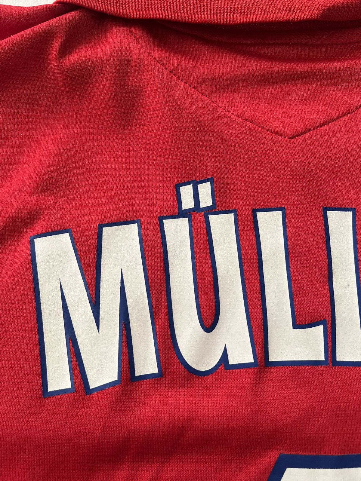 Umbro Olympique Lyonnais #4 Patrick Muller Umbro 2005 2006 Jersey Size US XL / EU 56 / 4 - 23 Thumbnail