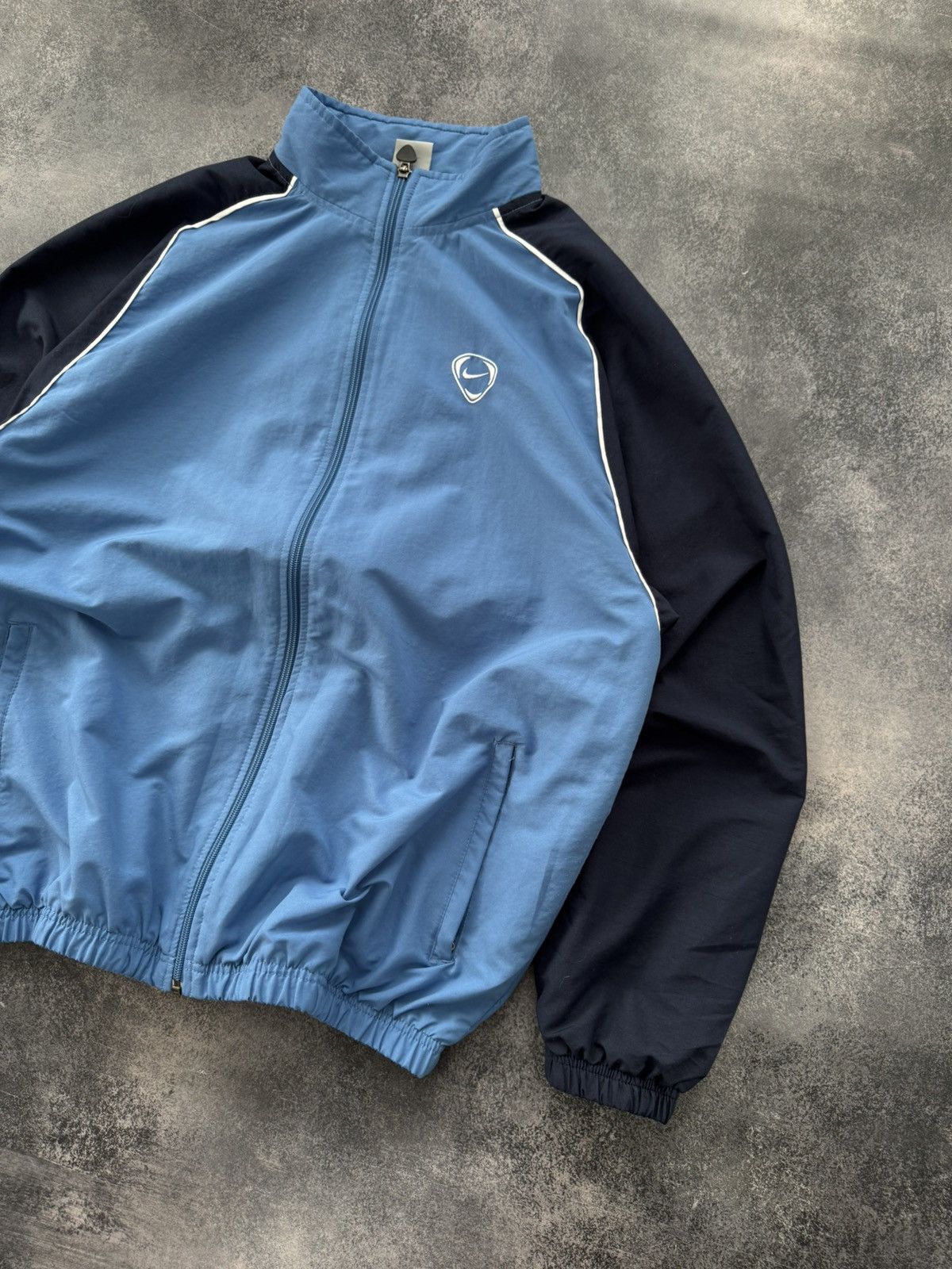 Nike Vintage Nike Track Jacket Swoosh Logo Y2K Drill 90s Size US L / EU 52-54 / 3 - 3 Thumbnail