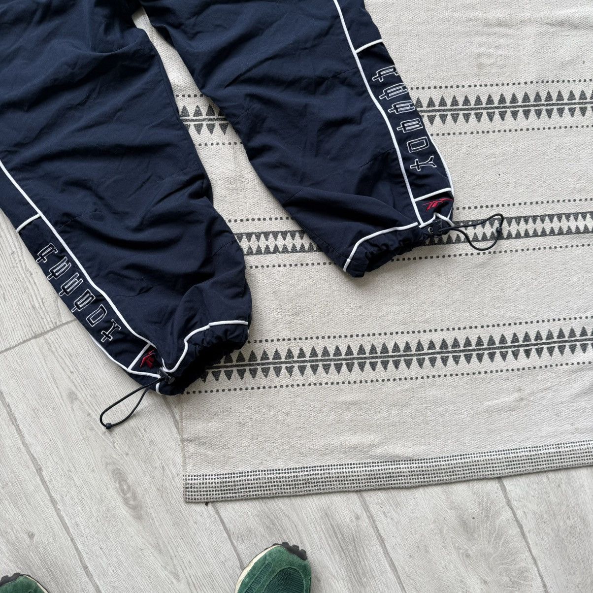 Reebok Vintag Reebok Long short Y2K loose fit Japanese logo Size US 34 / EU 50 - 3 Thumbnail