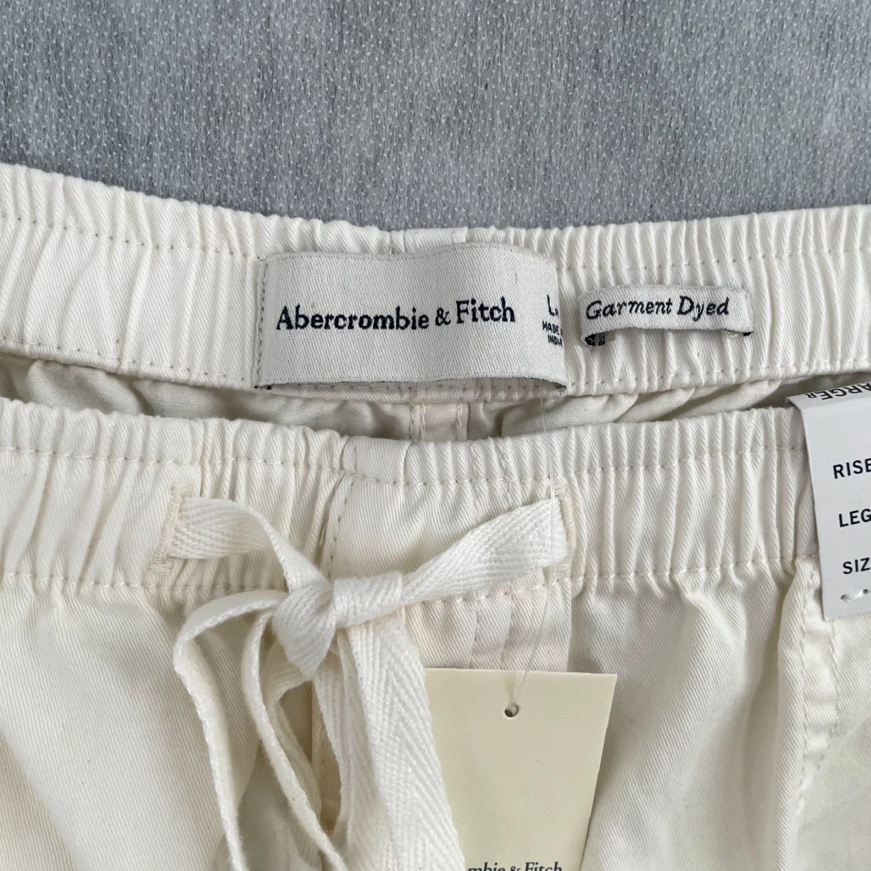 Abercrombie & Fitch ABERCROMBIE & FITCH Cargo Pants Womens Large Ivory High Rise Tapered Baggy NEW Size 36" / US 14 / IT 50 - 6 Thumbnail