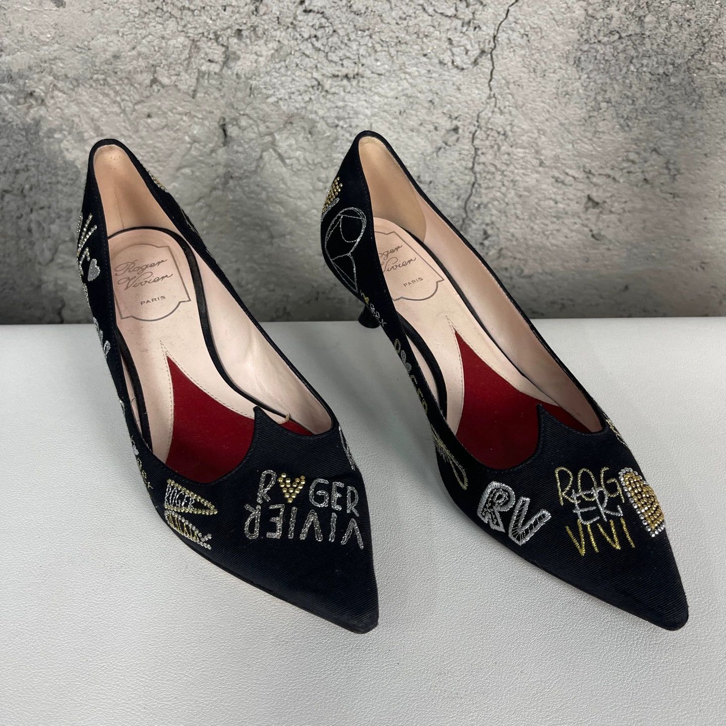 Roger Vivier RV Kitten Heel Pumps Size 36 Size US 5.5 / IT 35.5 - 1 Thumbnail