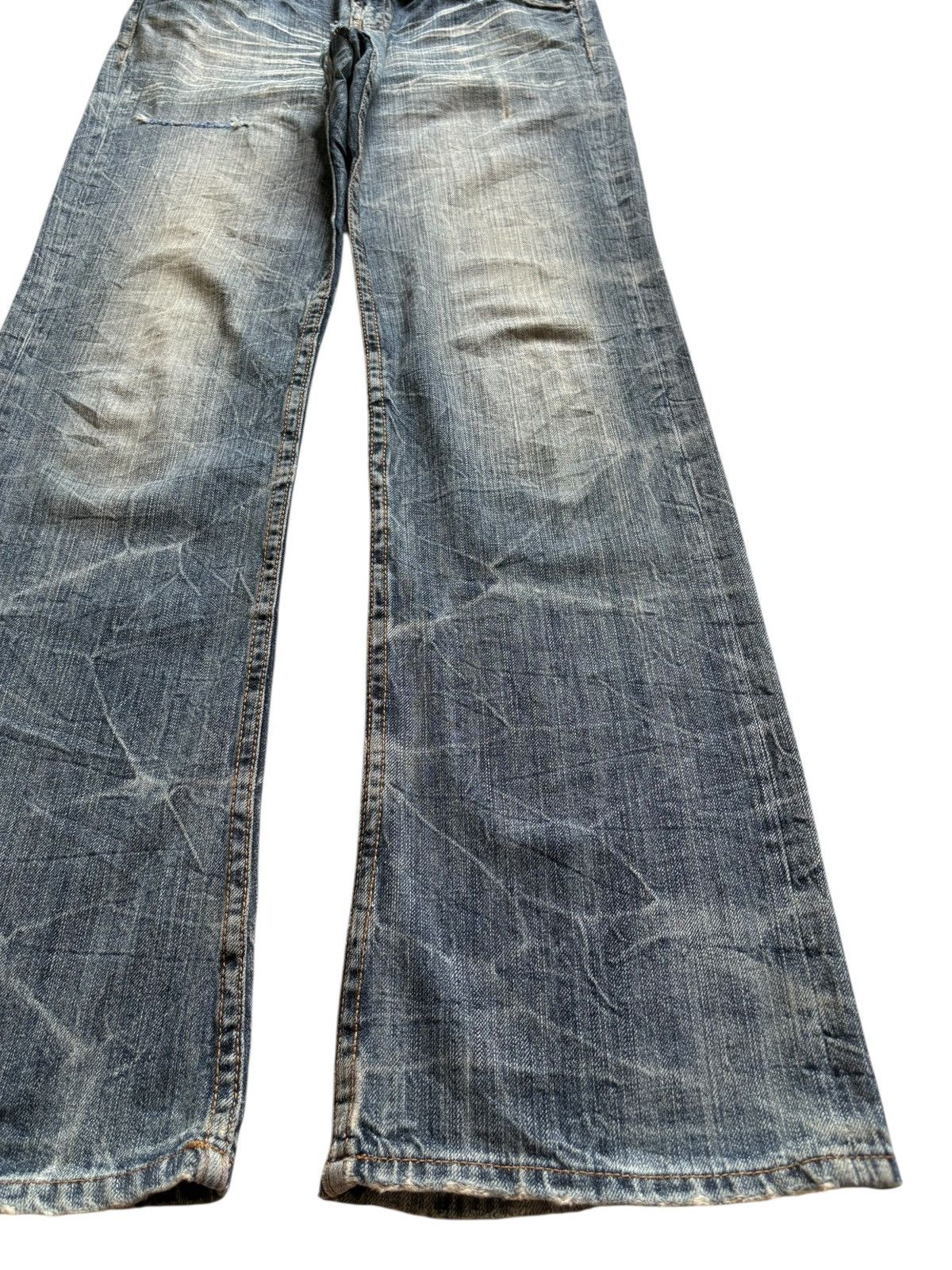 Japanese Brand Vintage Japanese Brand Crack Wash Distressed Flare Jeans Size US 32 / EU 48 - 7 Thumbnail