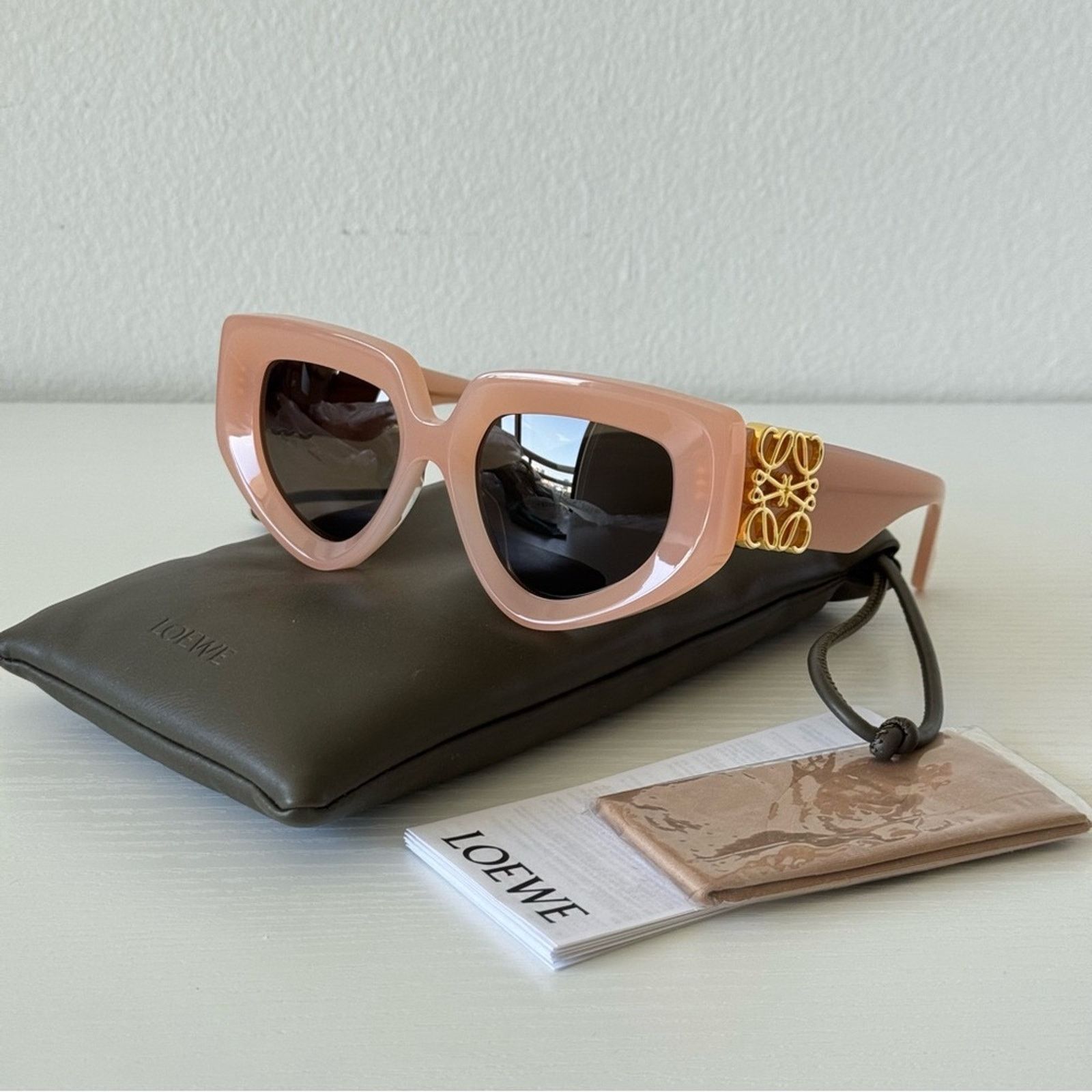 Loewe New! Loewe Pink Sunglasses LW40154U 72E, Authentic Size ONE SIZE - 3 Thumbnail