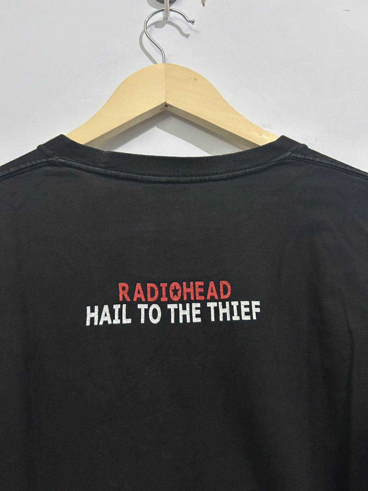 Band Tees 00s Radiohead Hail To The Thief Longsleeve Tees Size US M / EU 48-50 / 2 - 5 Thumbnail