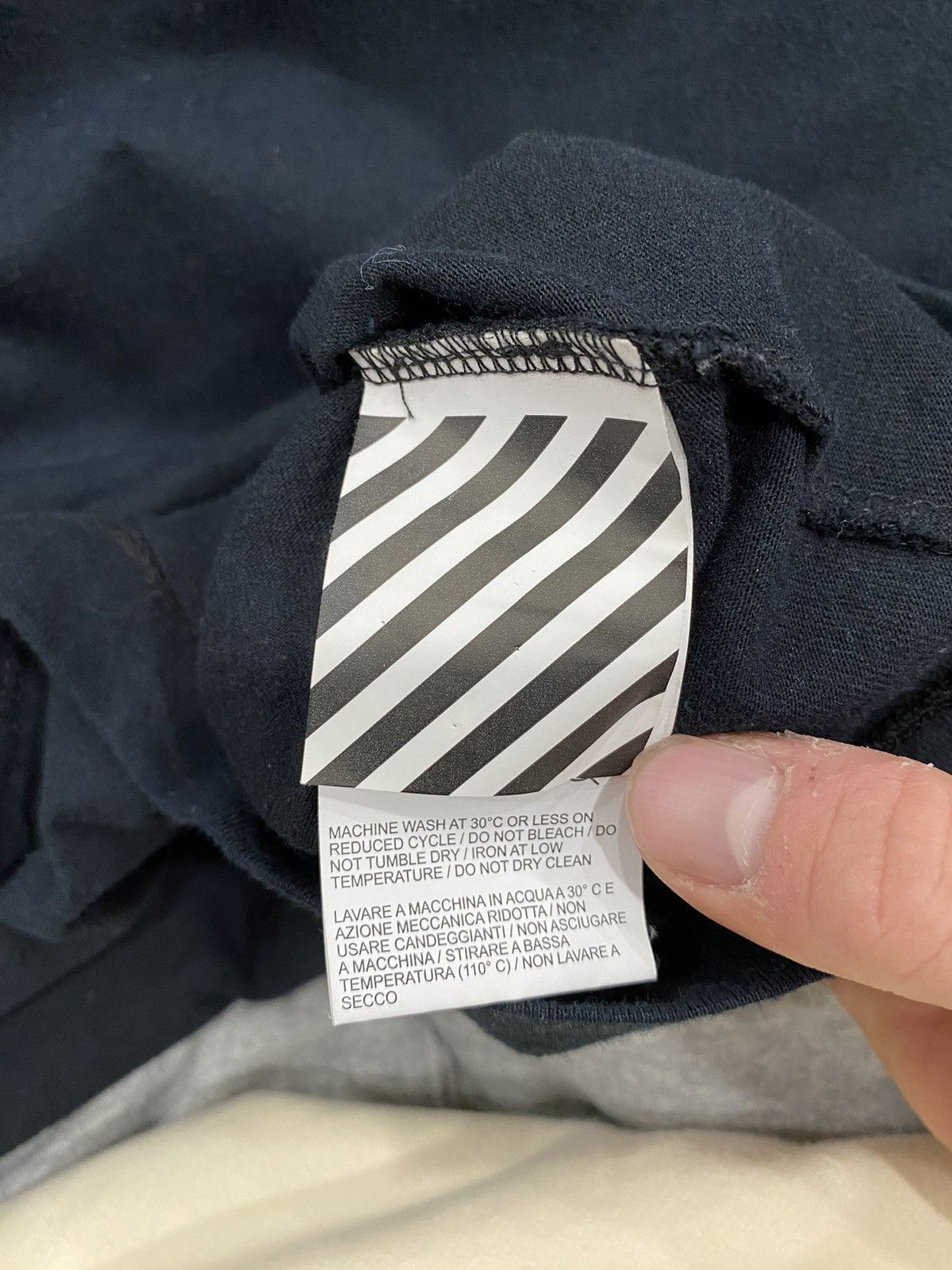 Off-White Off-White Diagonal Split Logo T-Shirt Size US S / EU 44-46 / 1 - 4 Thumbnail