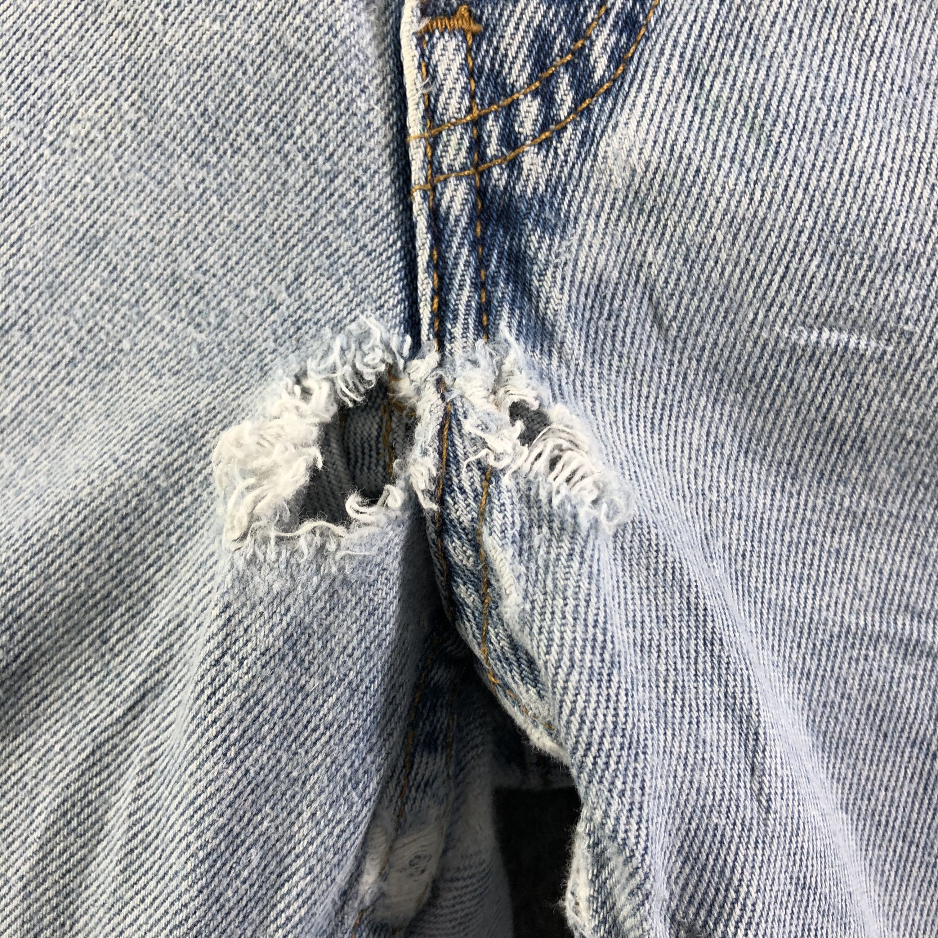 Levi's Vintage 90s Light Wash Levis 550 Jeans-J3036 Size US 32 / EU 48 - 8 Thumbnail