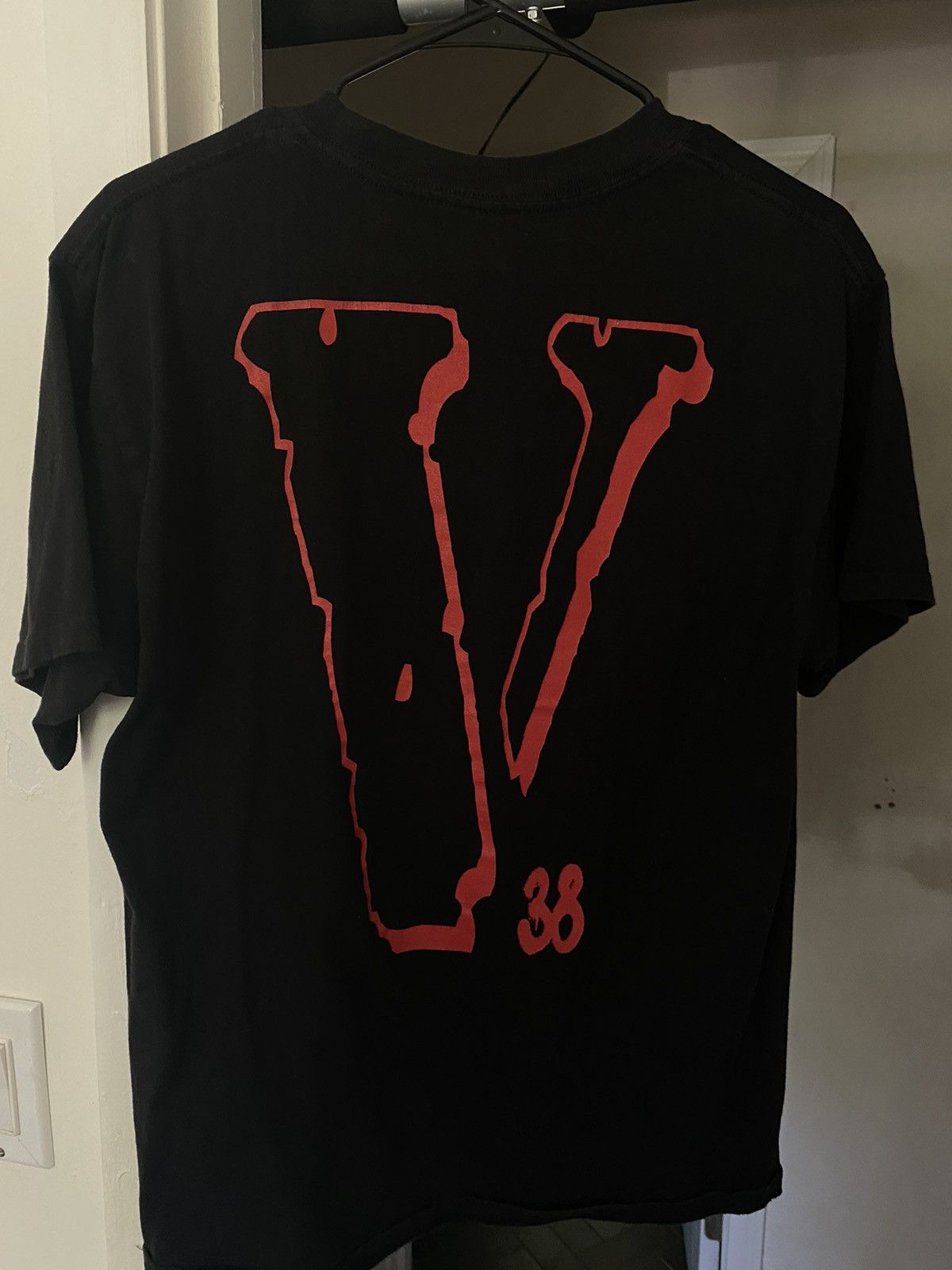 Vlone Vlone X NBAyoungboy Tee size M Size US M / EU 48-50 / 2 - 2 Thumbnail