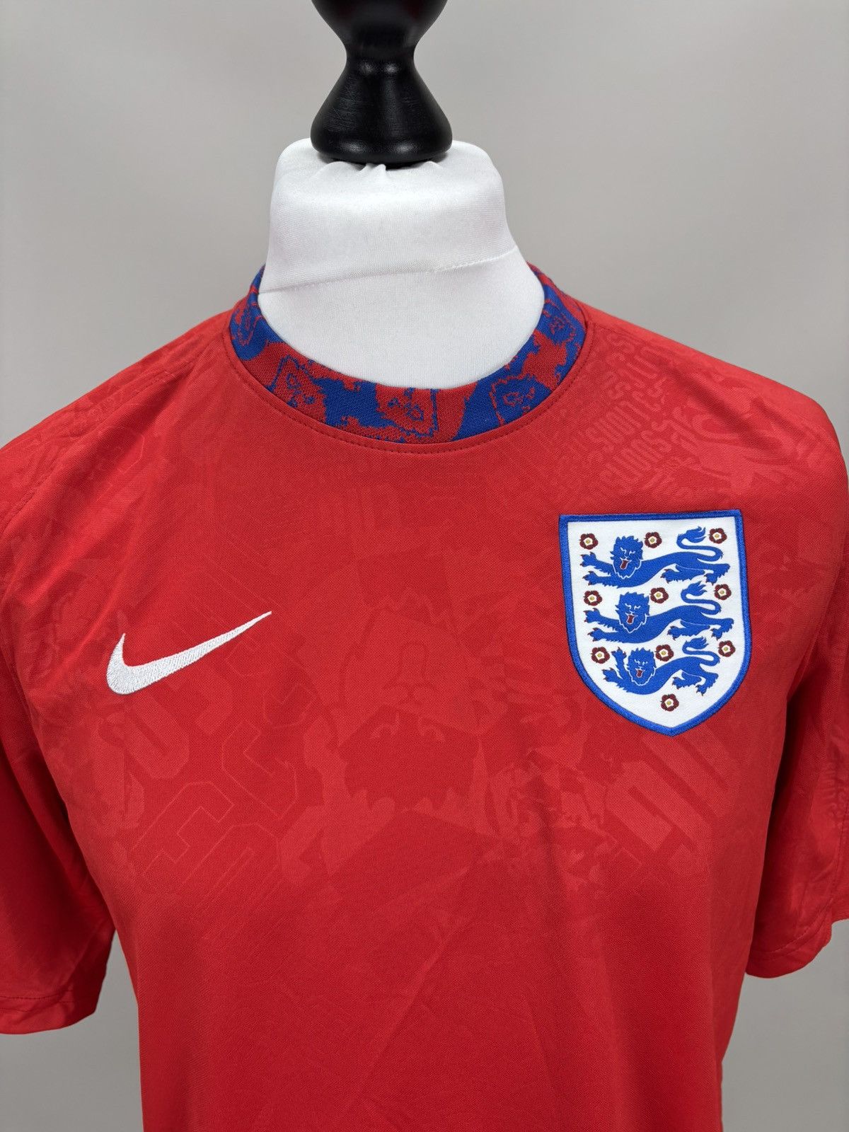 Nike Mens t shirt Nike England Size L Color Red Size US L / EU 52-54 / 3 - 2 Thumbnail