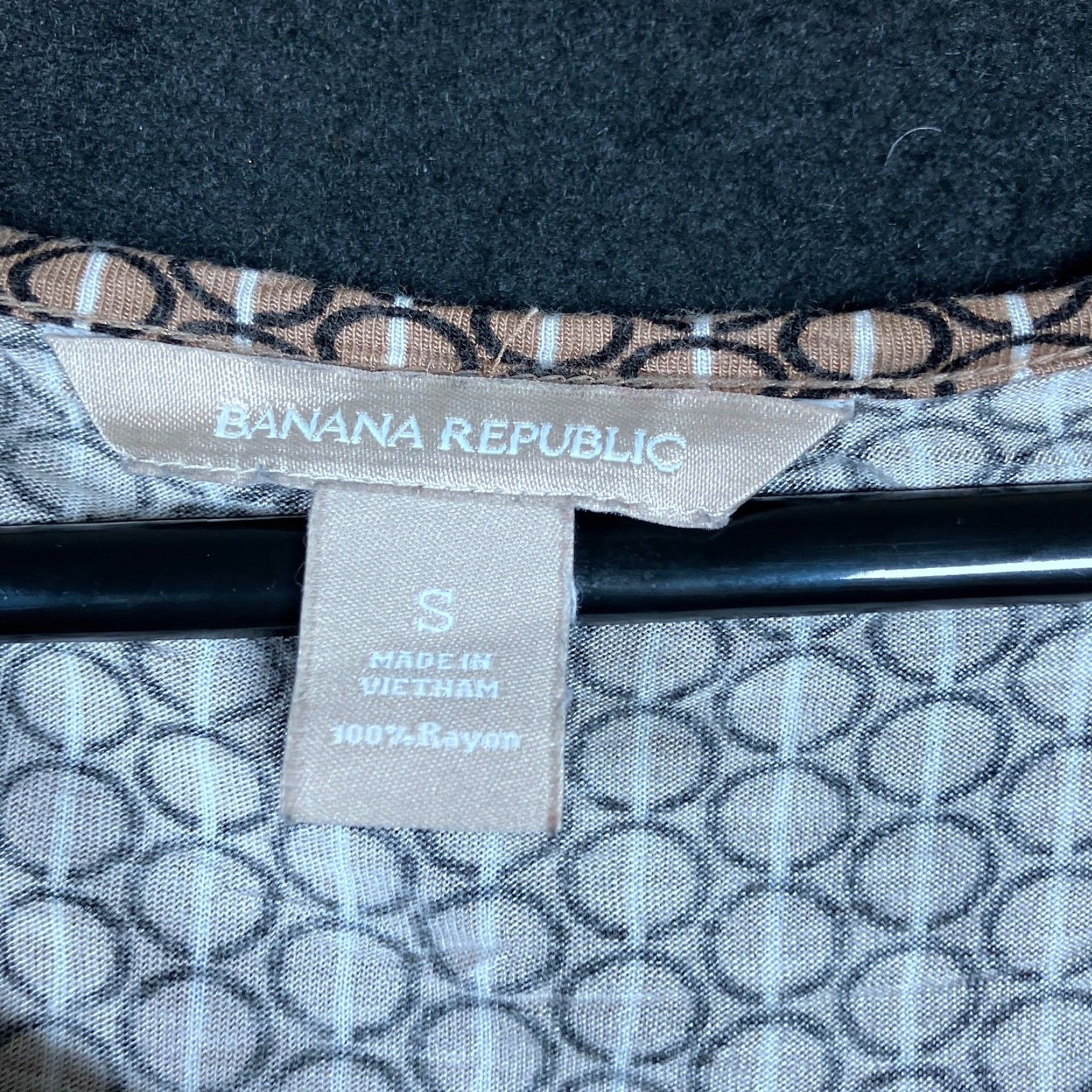 Banana Republic Banana Republic Blouse Brown Geometric Pattern 3/4 Sleeve Small Womens Shirt Casual Workwear Size S / US 4 / IT 40 - 6 Thumbnail