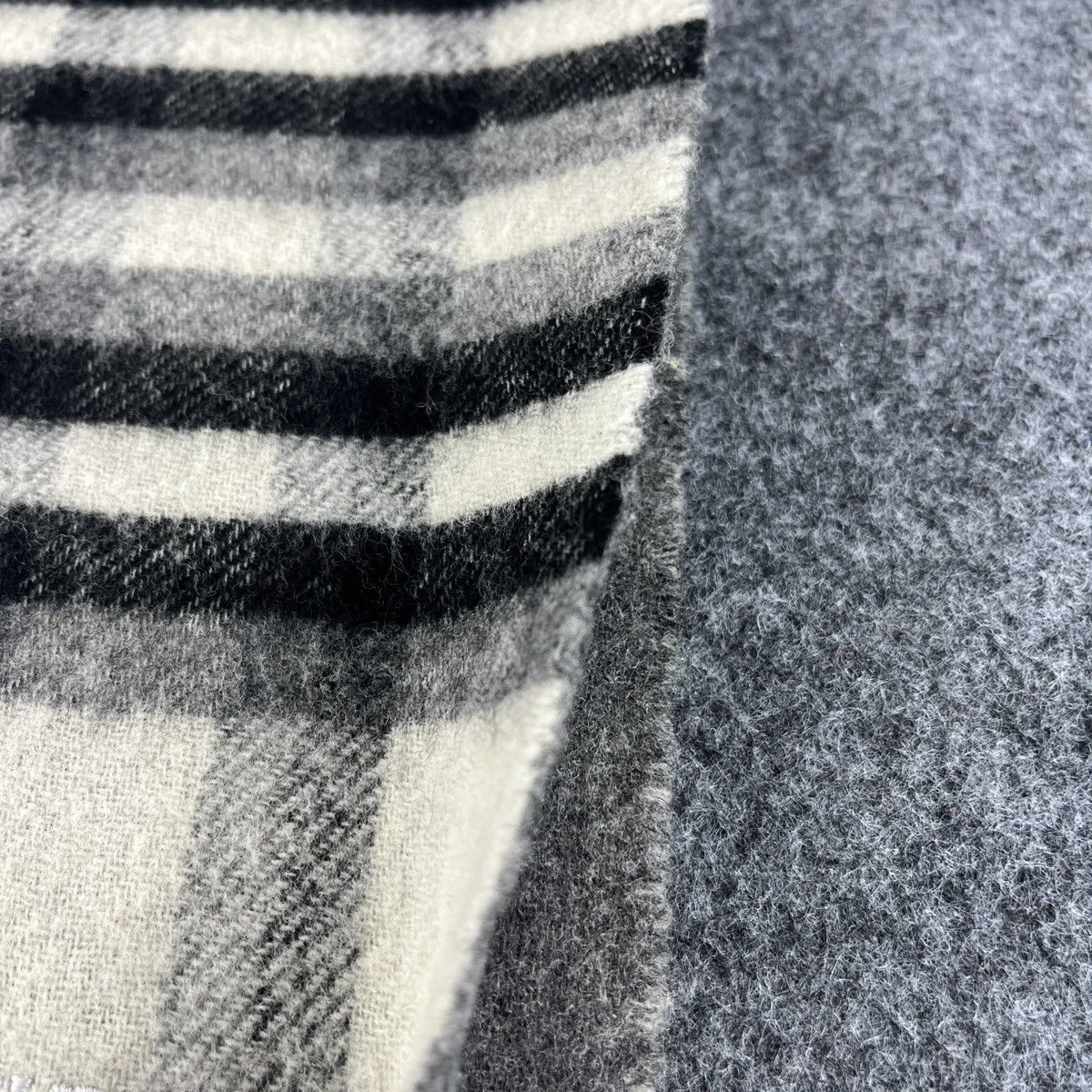 Yves Saint Laurent Vintage Yves Saint Laurent Scarf / Muffler / Neckwear T1423 Size ONE SIZE - 6 Thumbnail