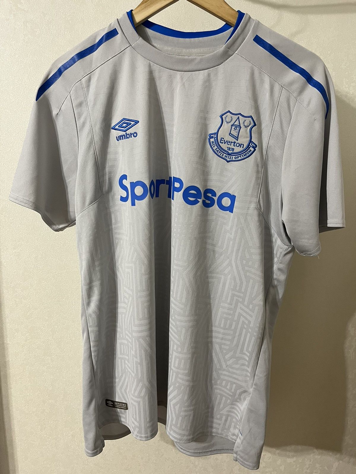 Umbro Umbro Everton 17/18 Away Jersey Size US L / EU 52-54 / 3 - 1 Thumbnail