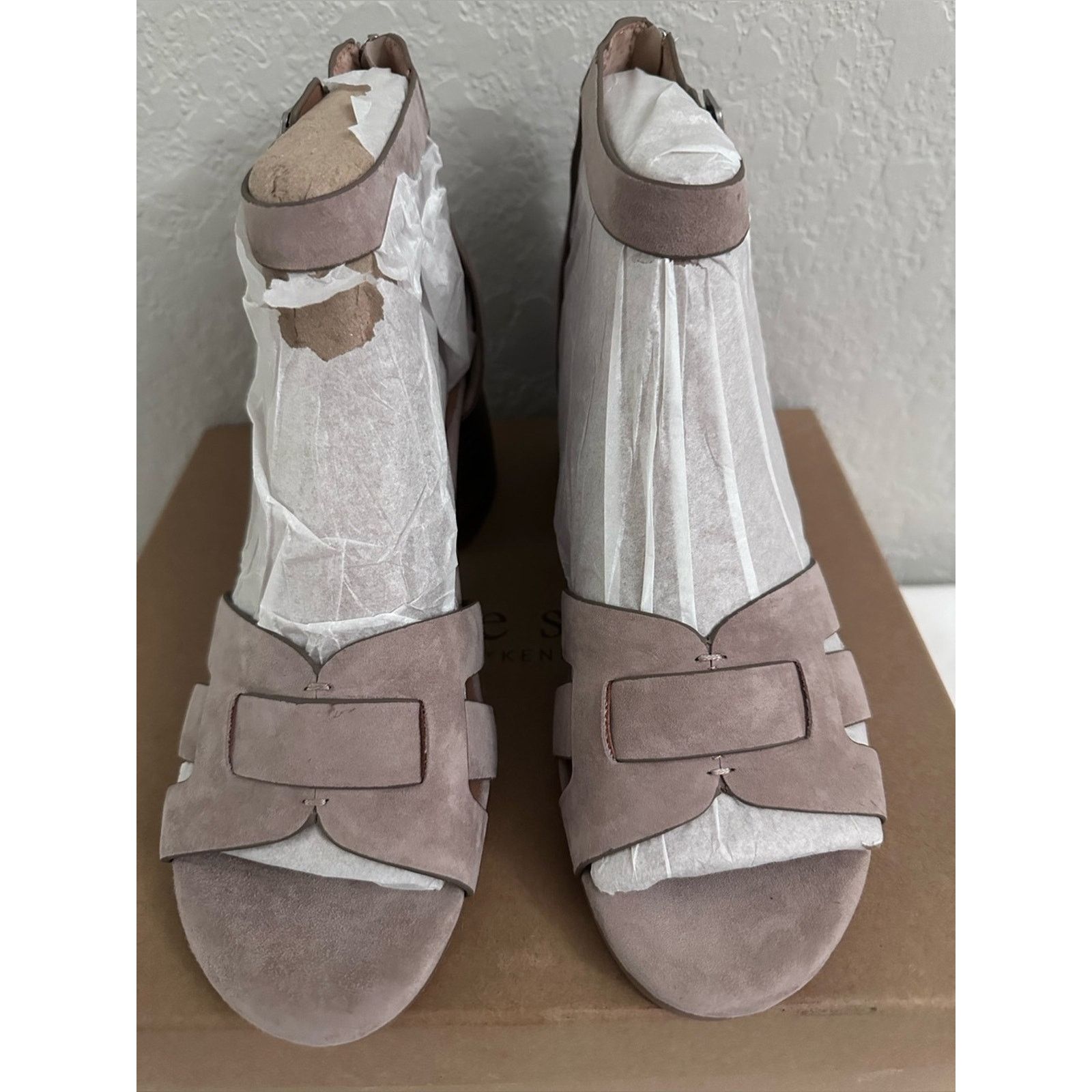 Gentle Souls Gentle Souls by Kenneth Cole Women 10 Myla Heel Sandal Size US 10 / IT 40 - 2 Thumbnail
