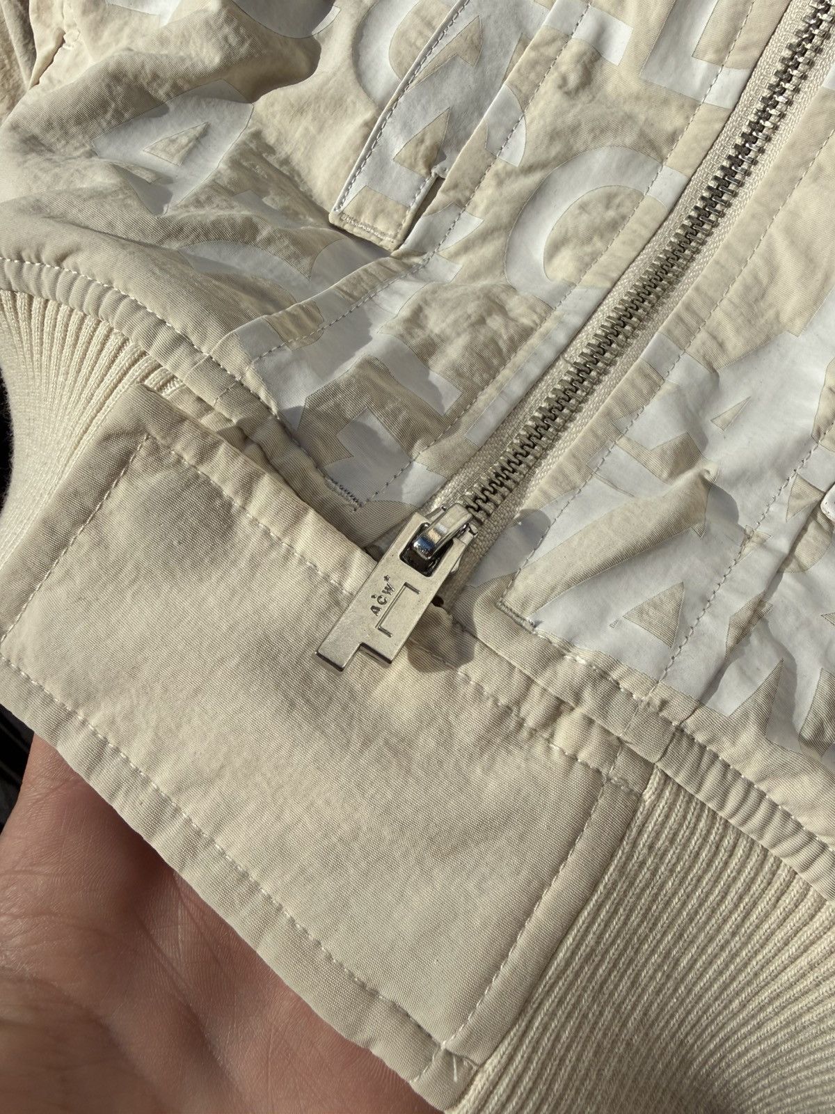 A-COLD-WALL* A-COLD-WALL* Beige Imprint Bomber Jacket Size US L / EU 52-54 / 3 - 3 Thumbnail