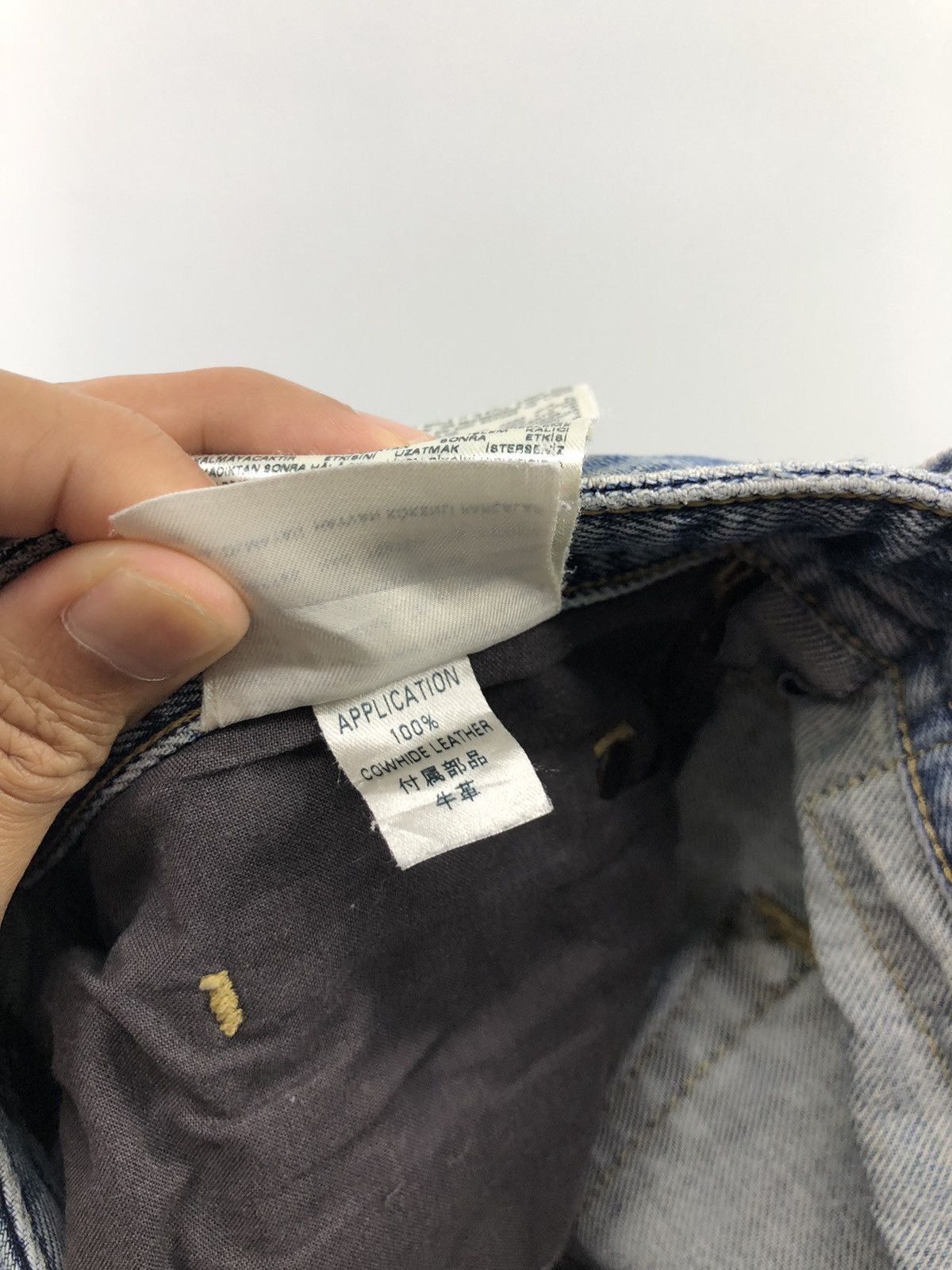 Diesel Vintage Diesel Blue Eyecons 2015/2 Edition Distressed Jeans Size US 28 / EU 44 - 25 Thumbnail