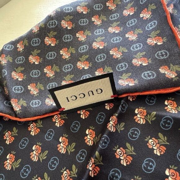 Gucci NWT GUCCI Men’s Handkerchief Silk 100% Authentic Logo GG 742 Size ONE SIZE - 7 Thumbnail