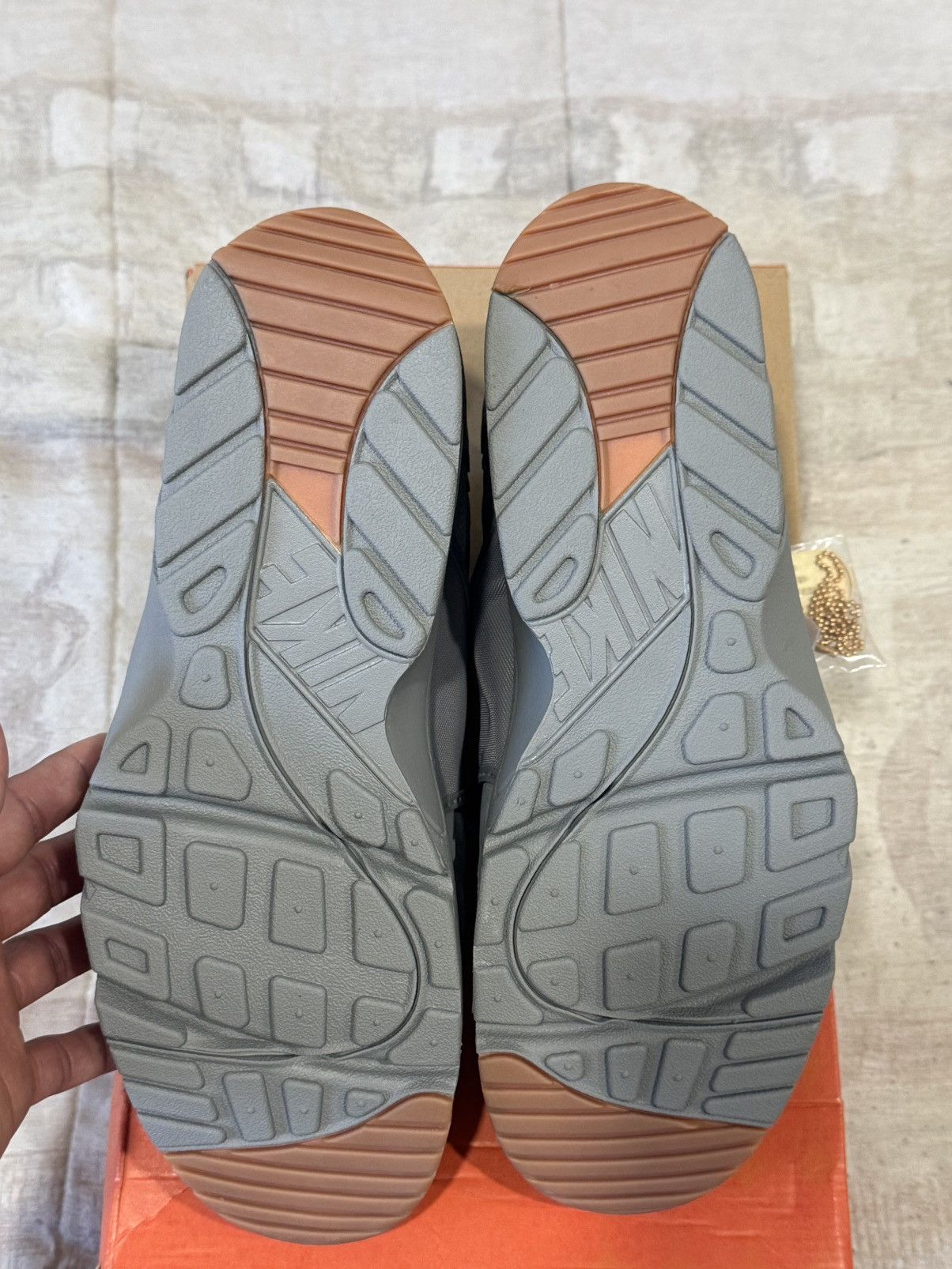 Corteiz × Nike Nike Corteiz Huarache Size US 13 / EU 46 - 7 Thumbnail