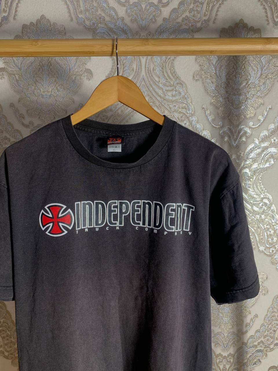 Independent Truck Co. Vintage Independent Truck Co Skateboard T-shirt Y2K 90s Size US XL / EU 56 / 4 - 2 Thumbnail